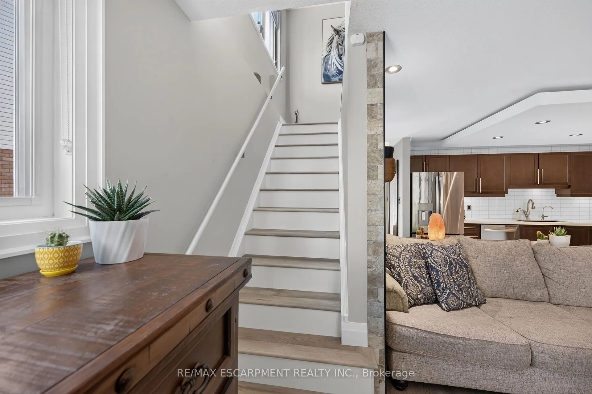 4377 Beverley Crescent