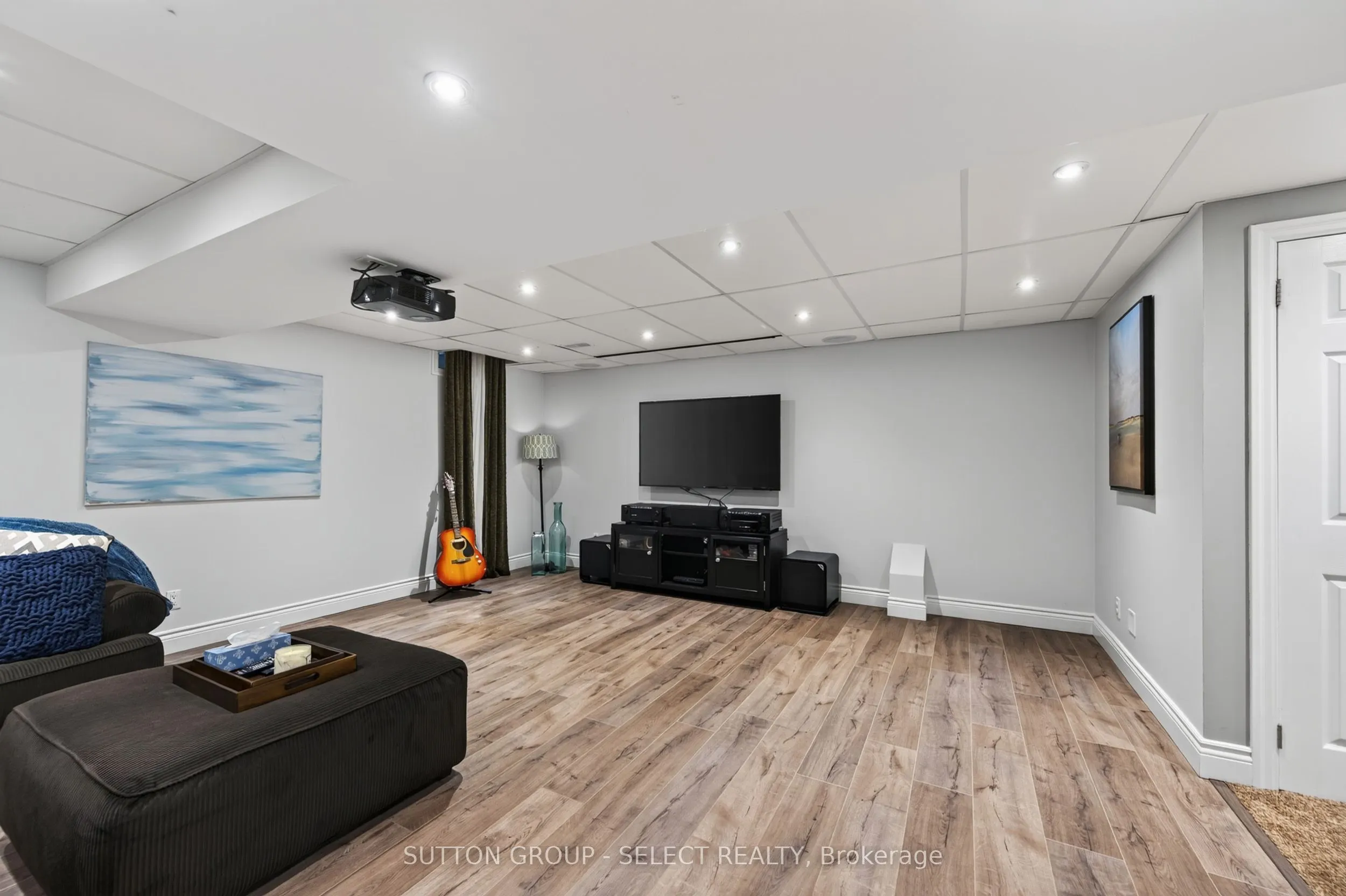 1706 Bayswater Crescent