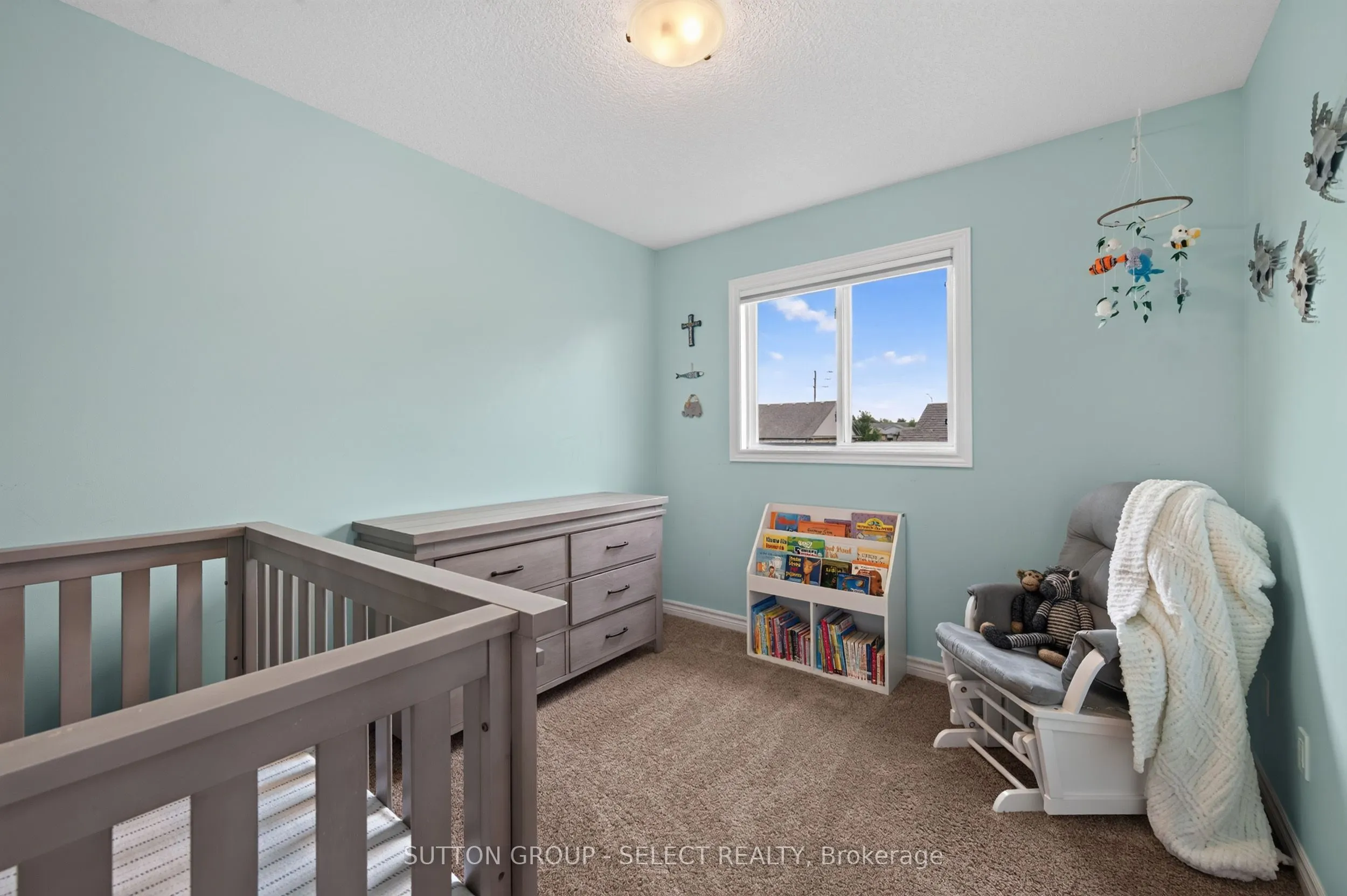 1706 Bayswater Crescent