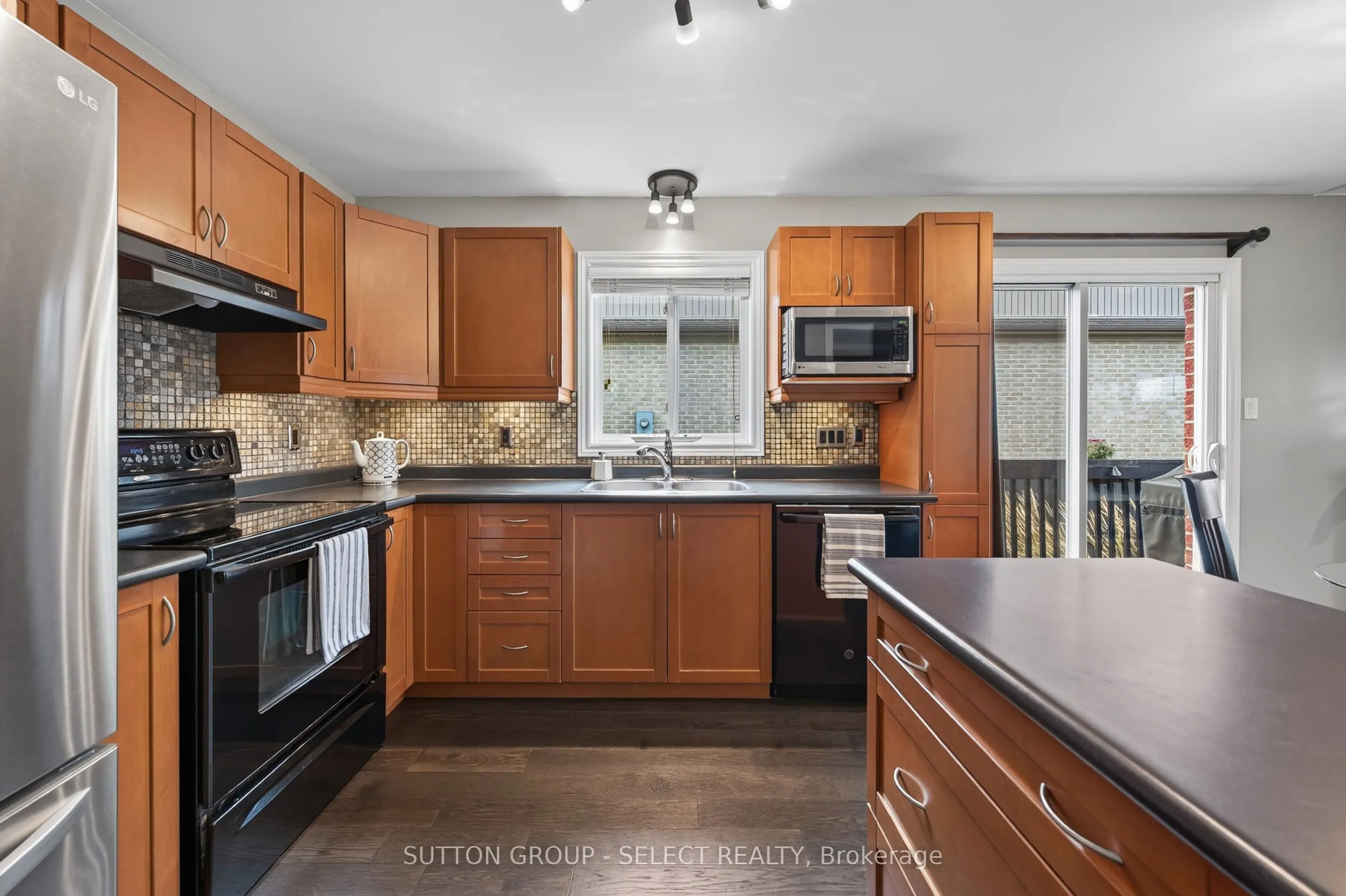 1706 Bayswater Crescent