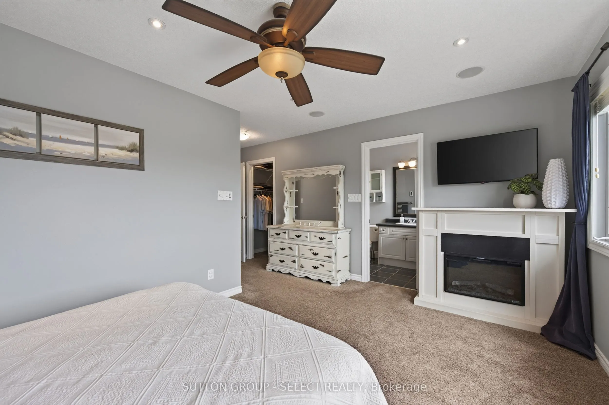 1706 Bayswater Crescent