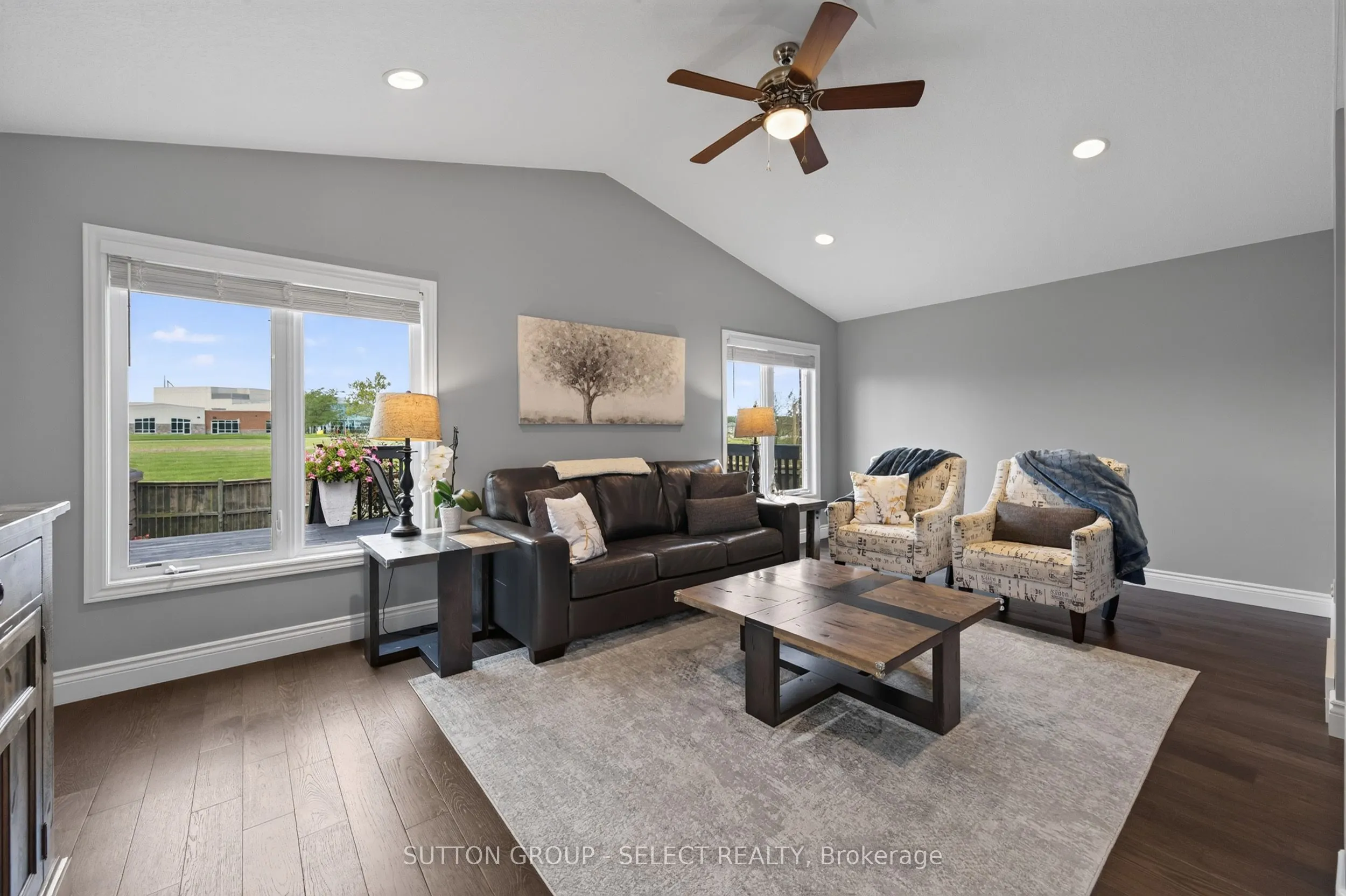 1706 Bayswater Crescent