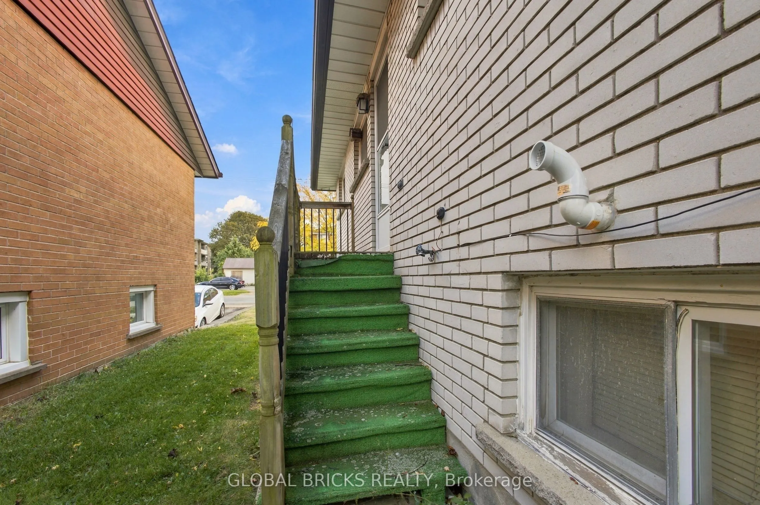 18 Falesy Avenue