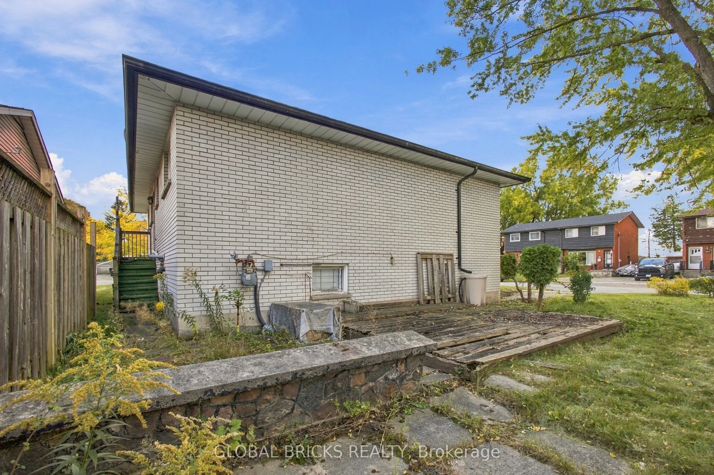 18 Falesy Avenue