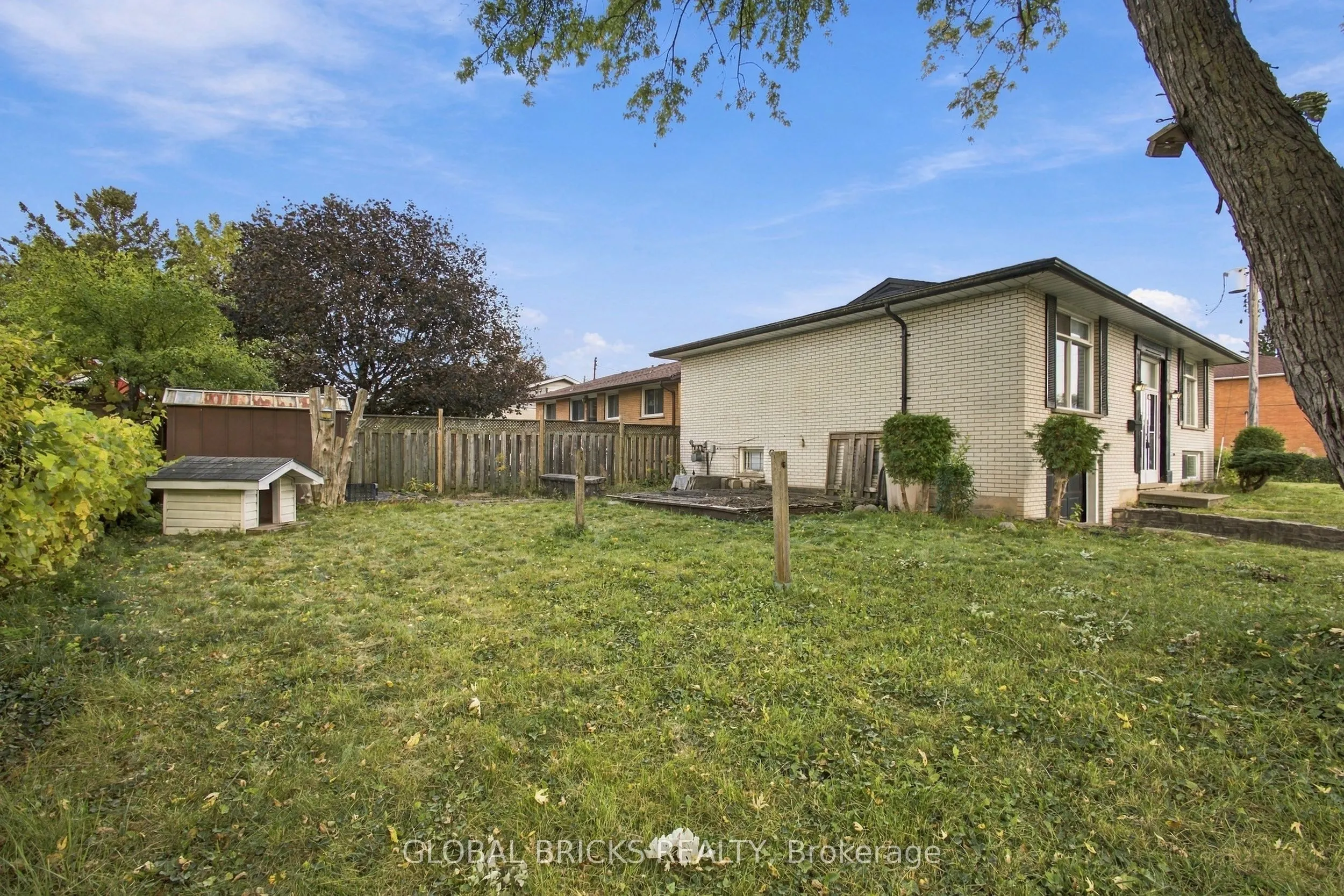 18 Falesy Avenue