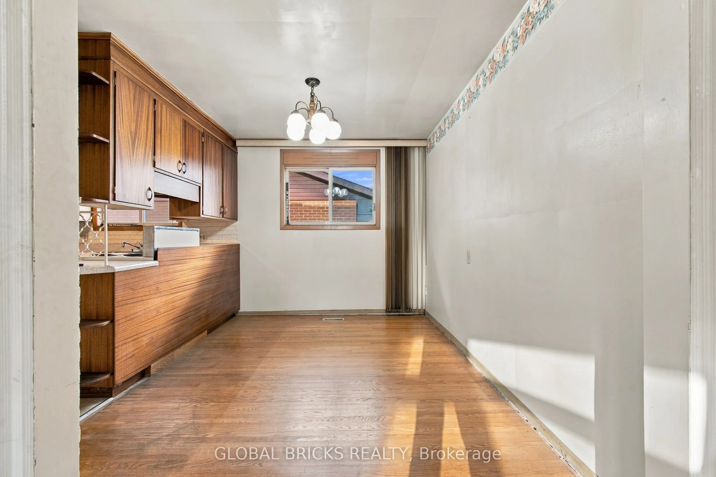 18 Falesy Avenue