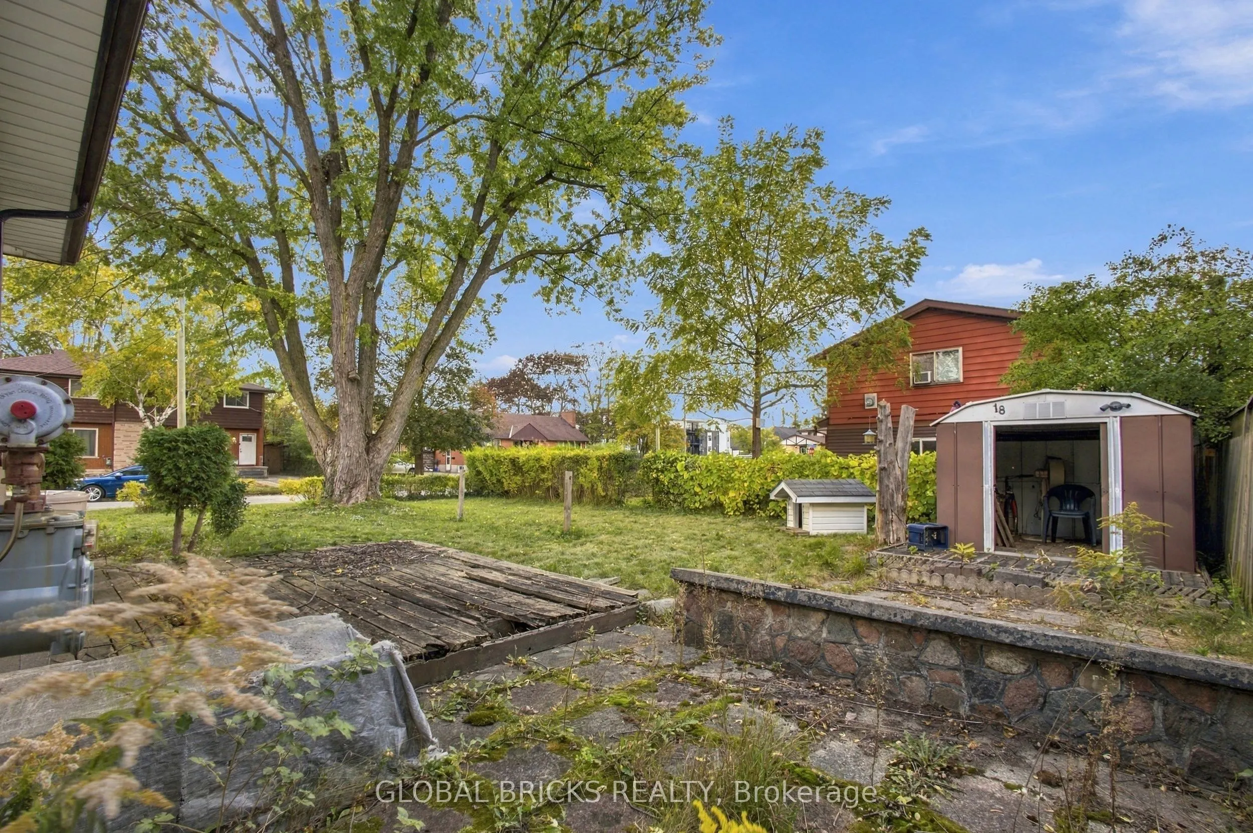 18 Falesy Avenue