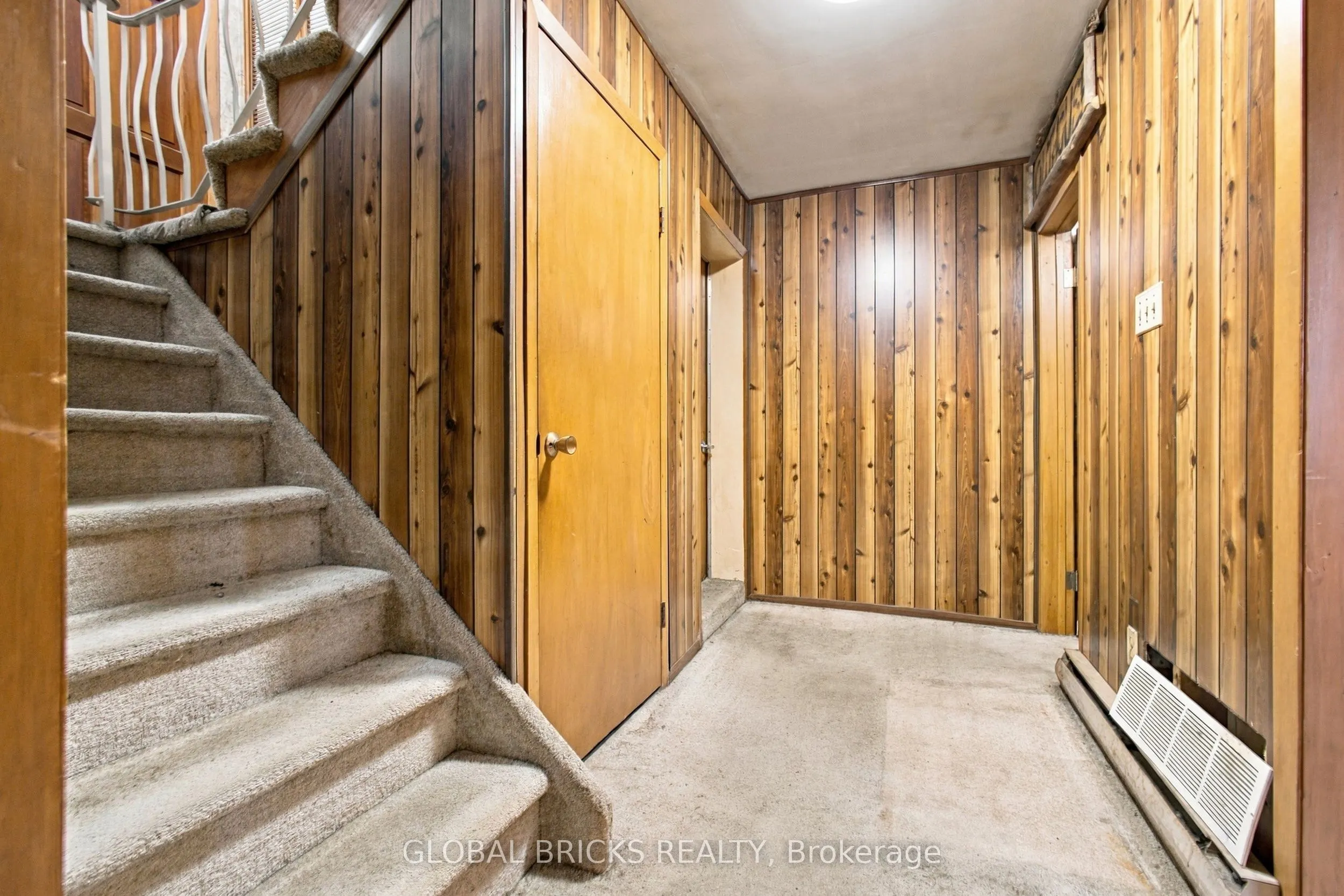 18 Falesy Avenue