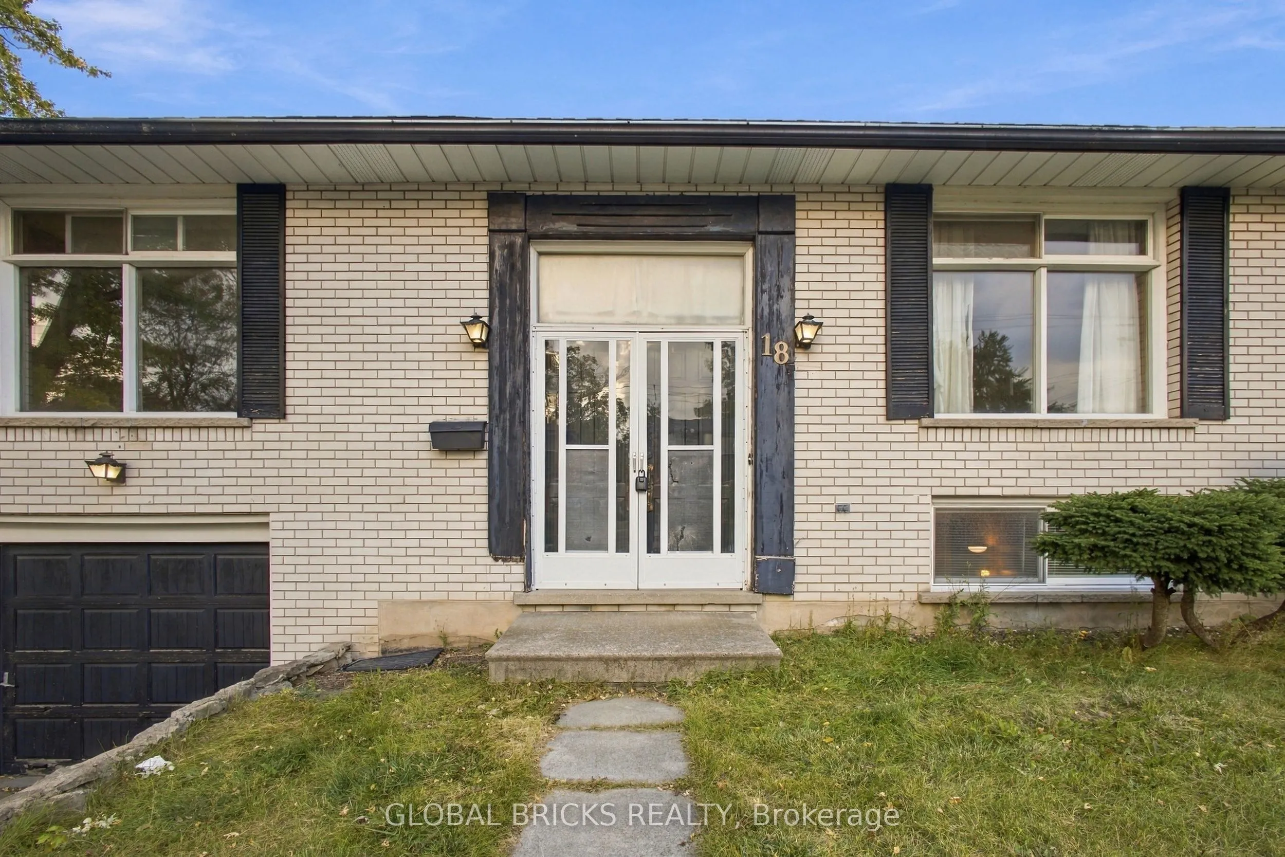 18 Falesy Avenue