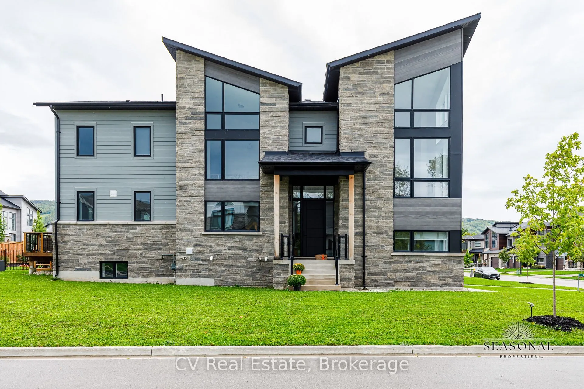 157 Springside Crescent