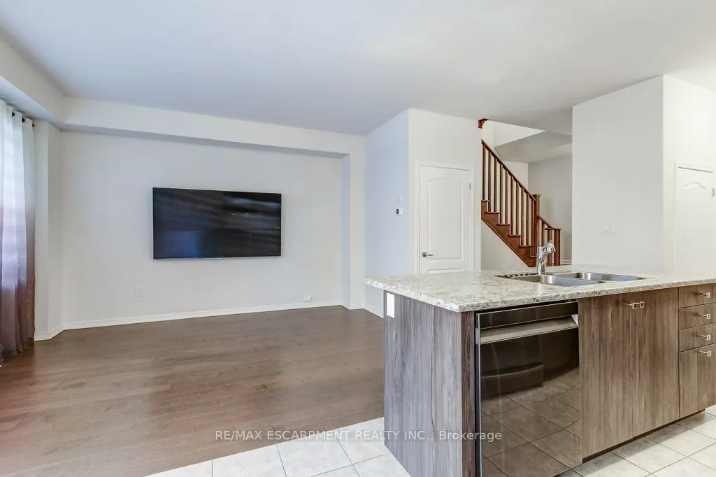 80 Oaktree Drive