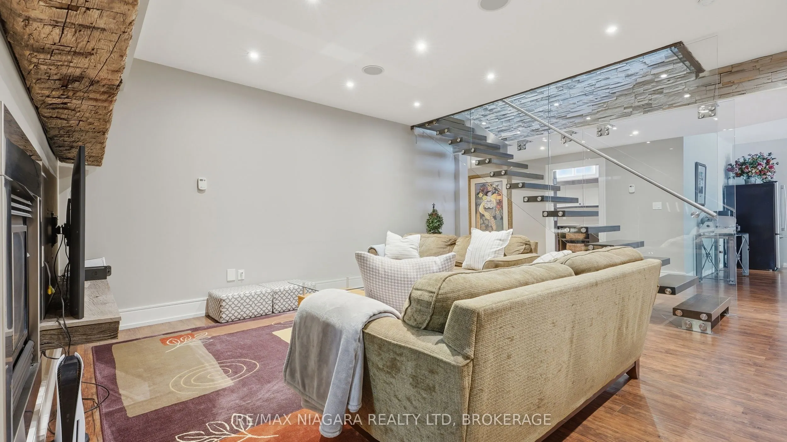 3525 Cardinal Drive