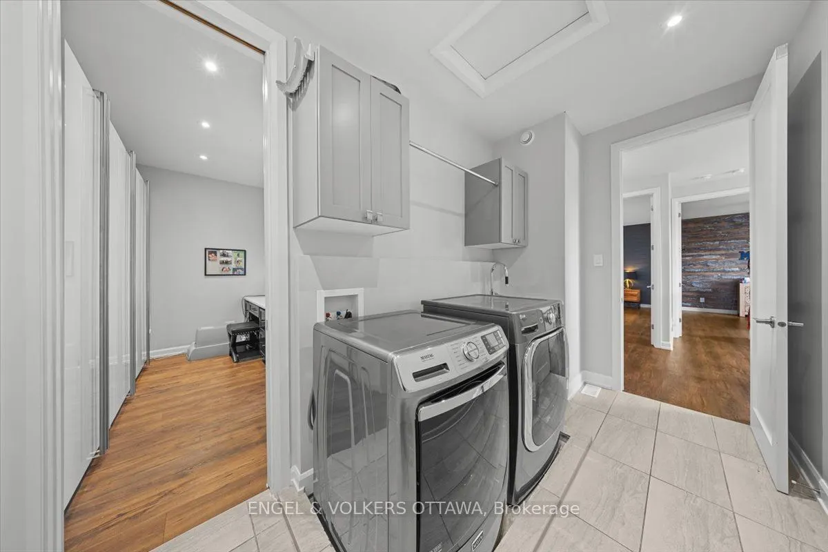 348 St-Tropez Street