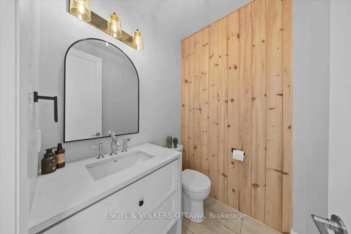 348 St-Tropez Street