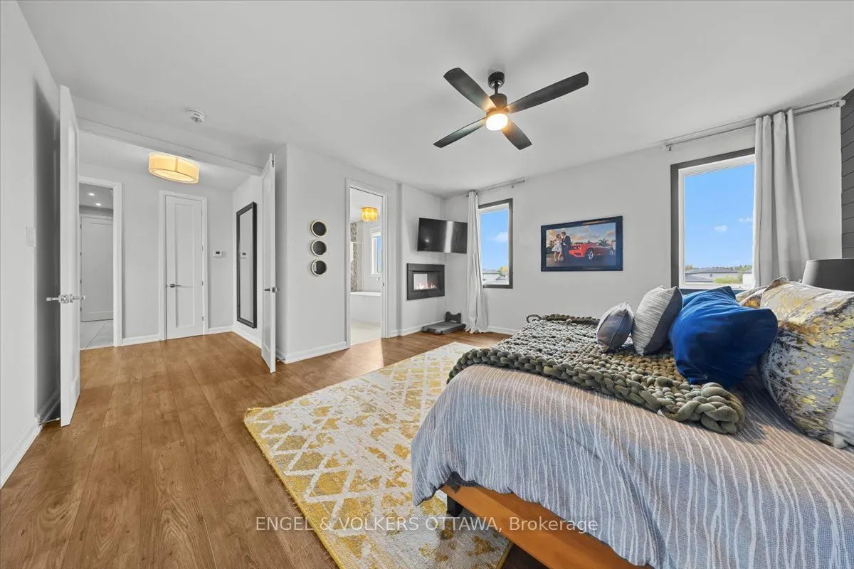 348 St-Tropez Street