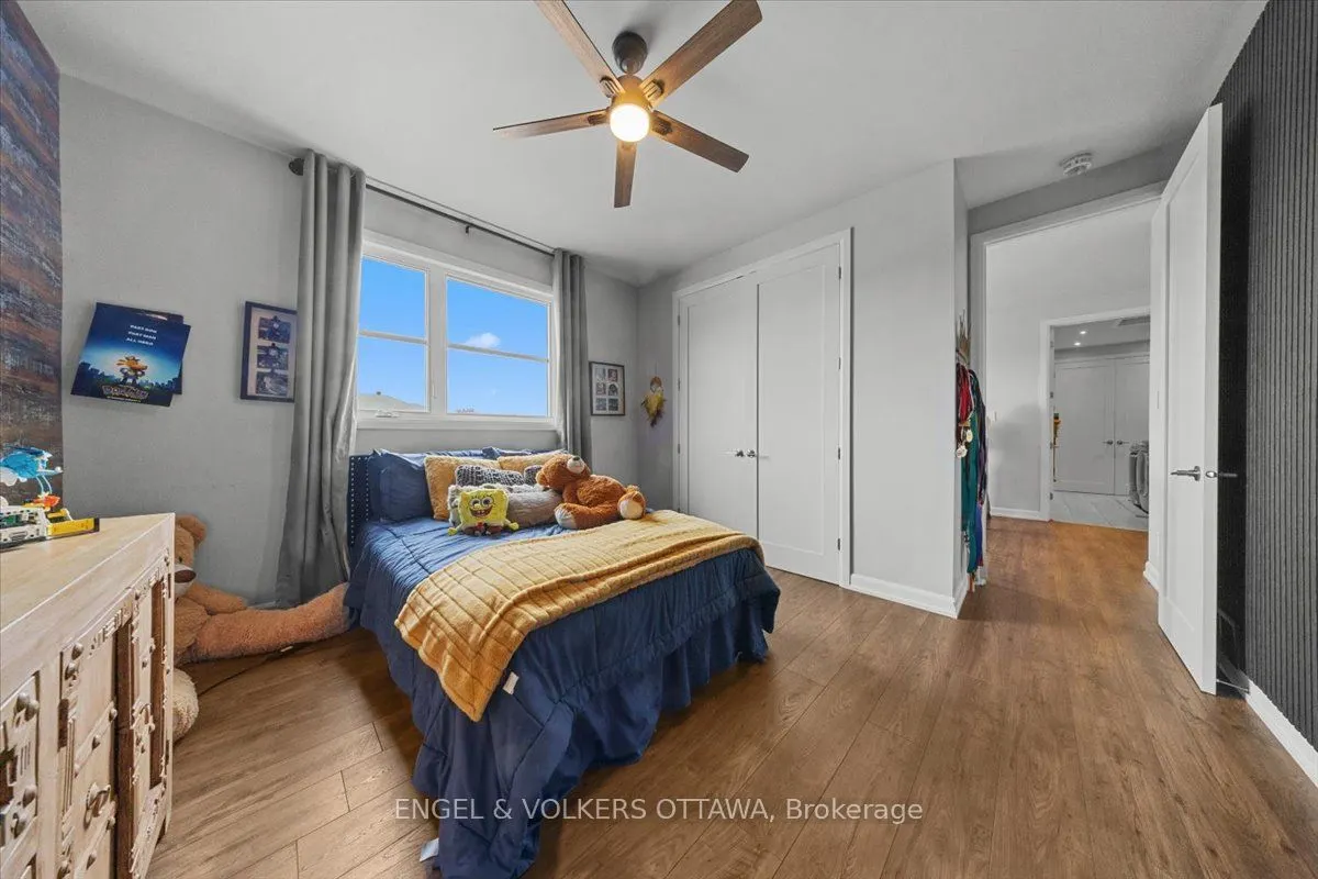 348 St-Tropez Street