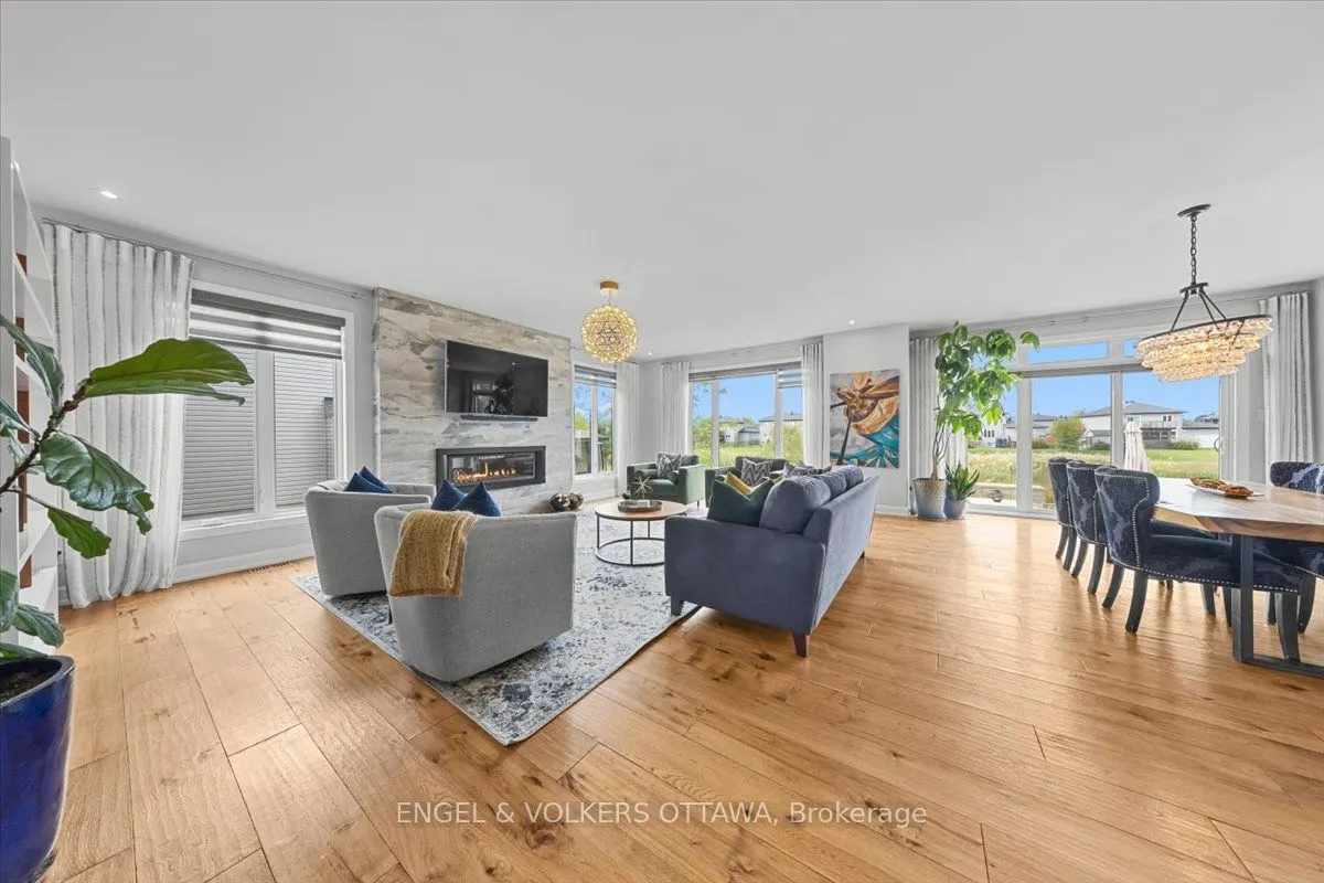 348 St-Tropez Street