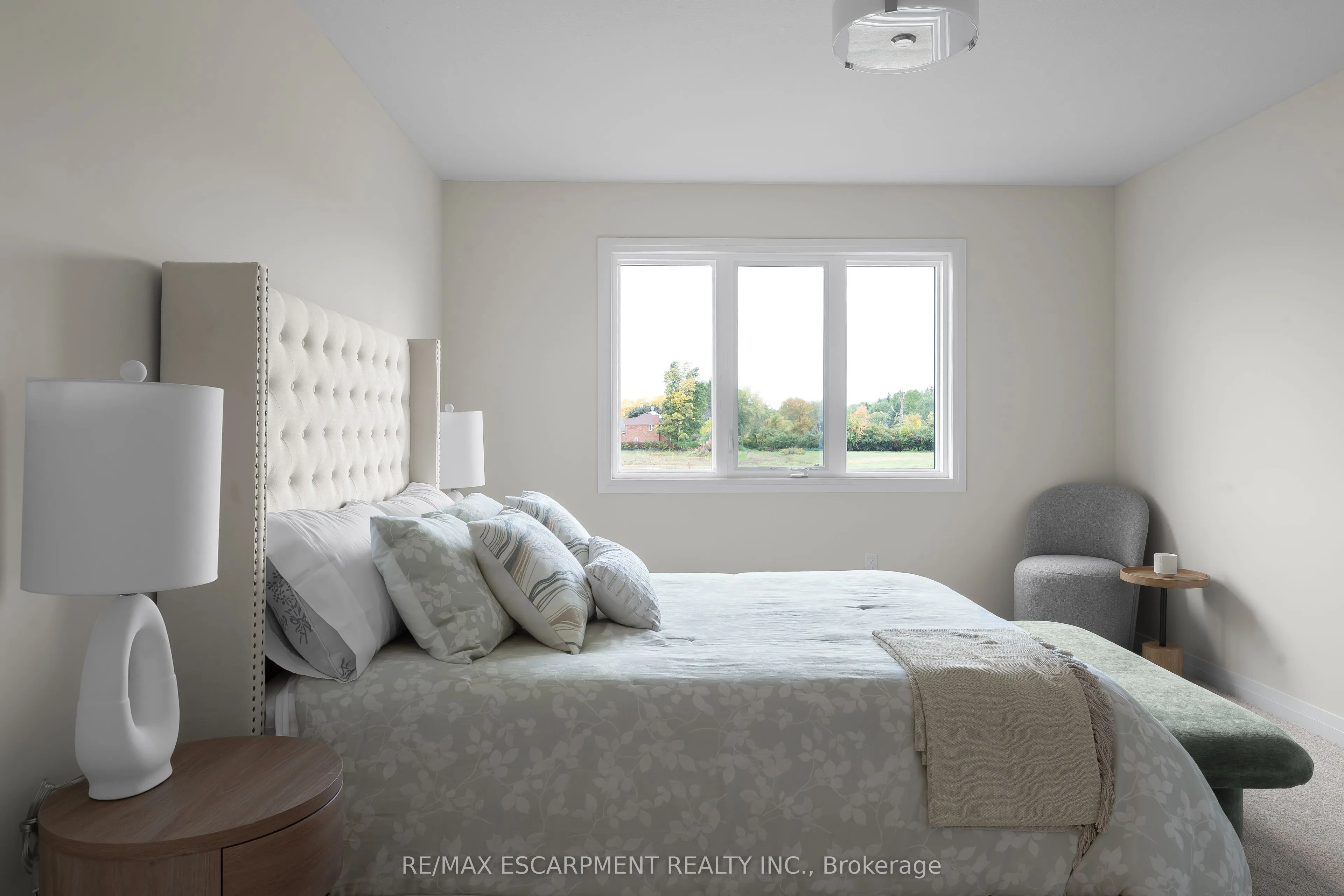 957 CLARE Avenue