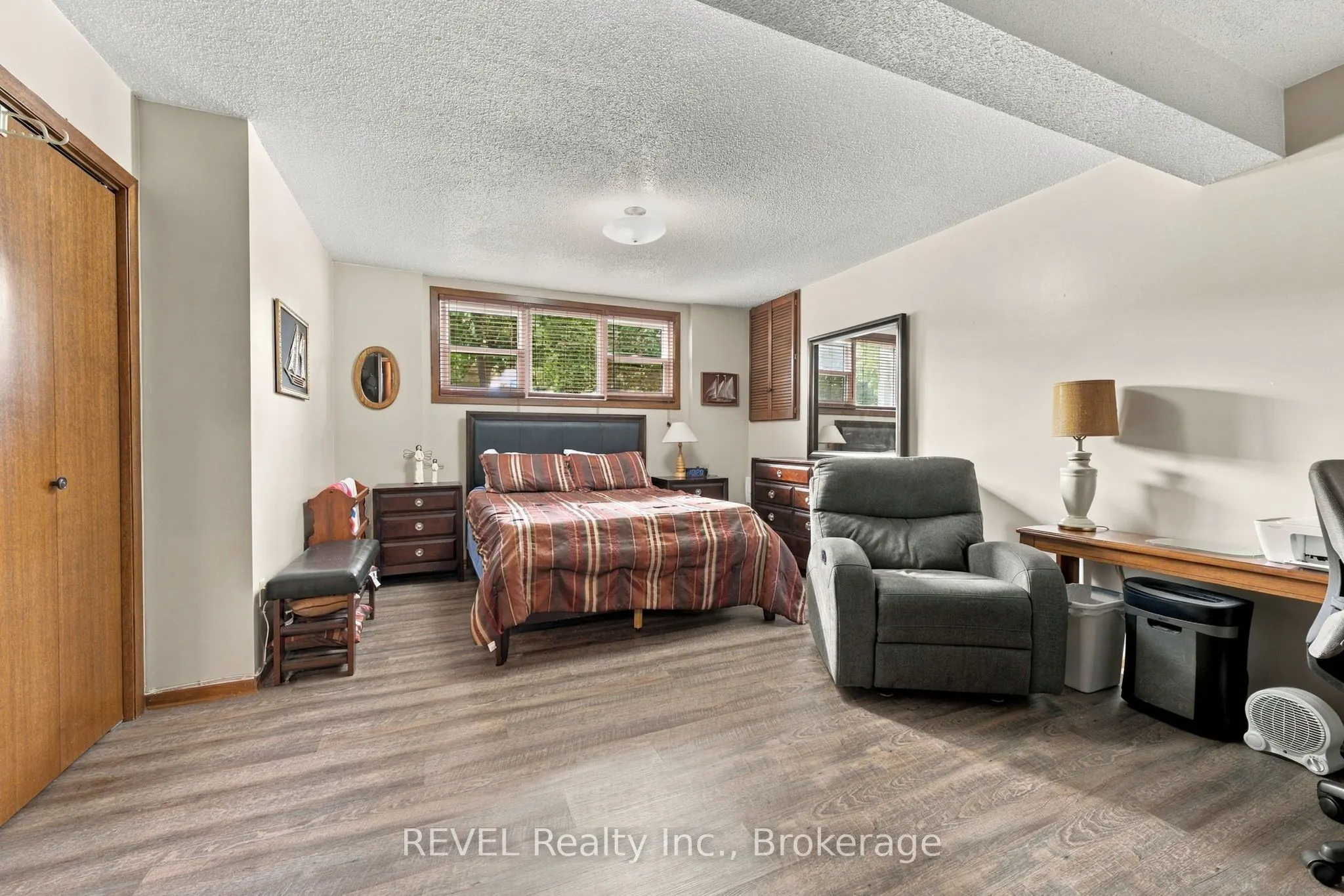 10 Michelle Drive