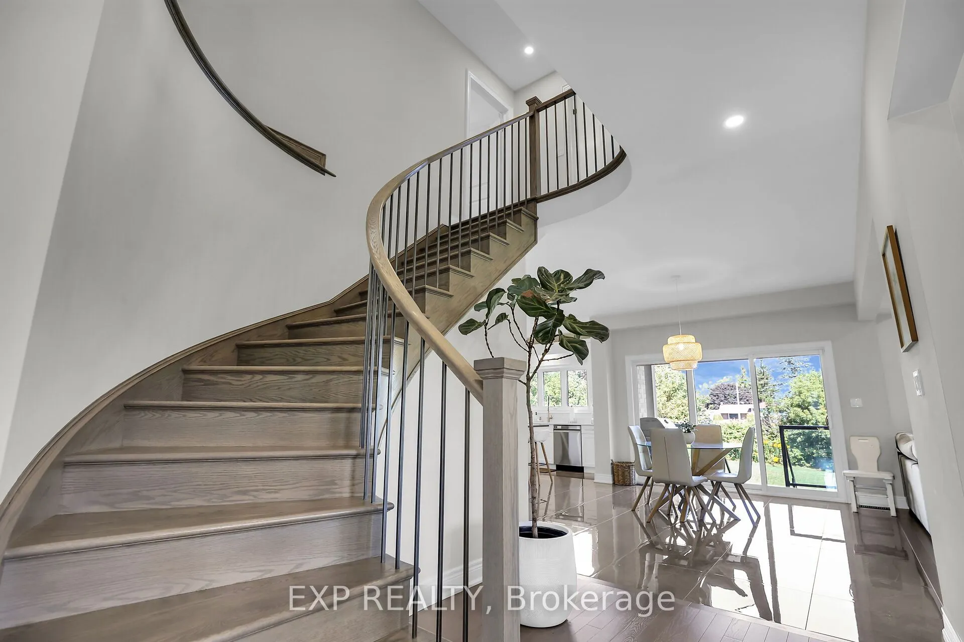 3608 Carolinia Court