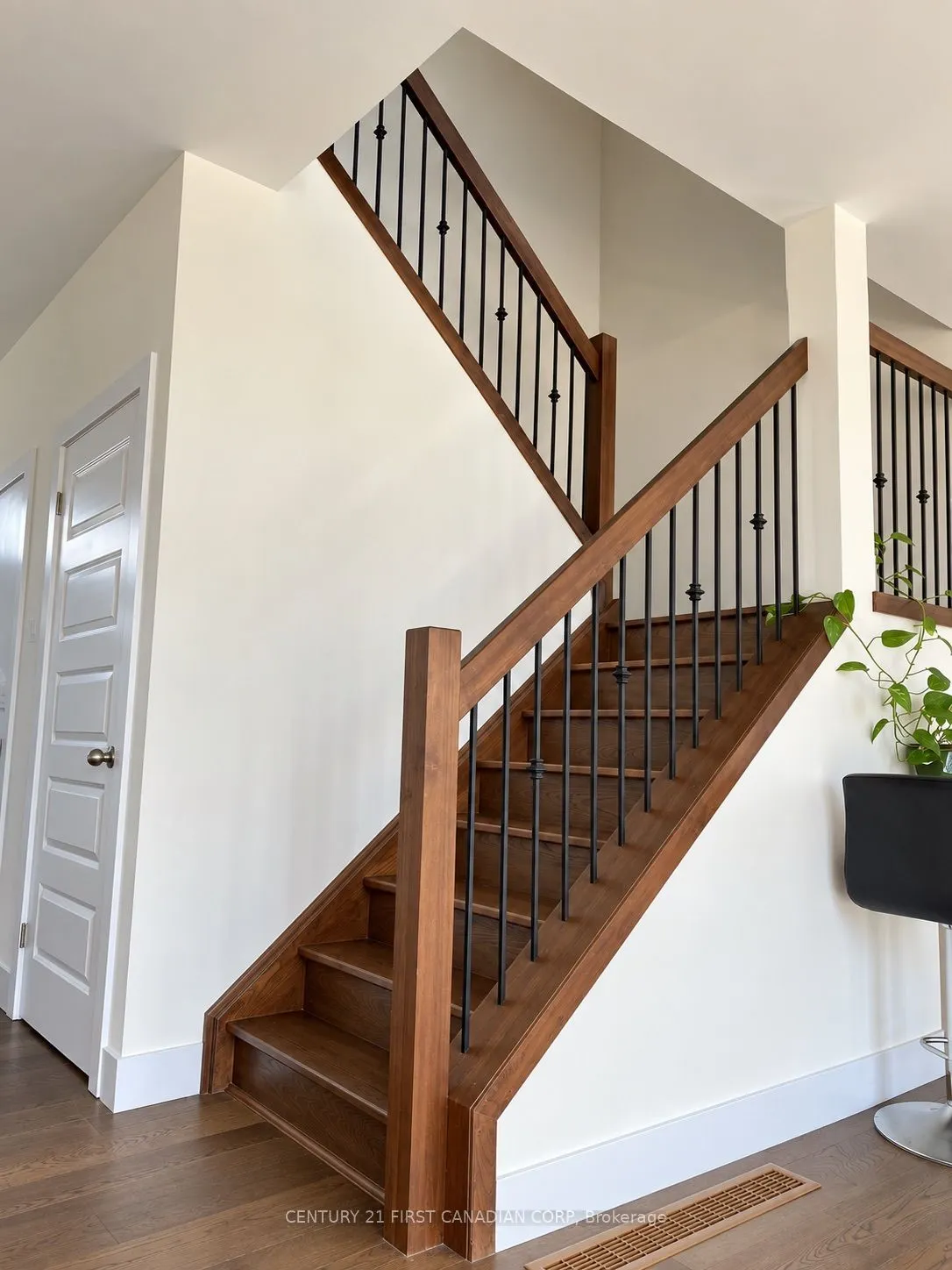 1820 Canvas Way #19