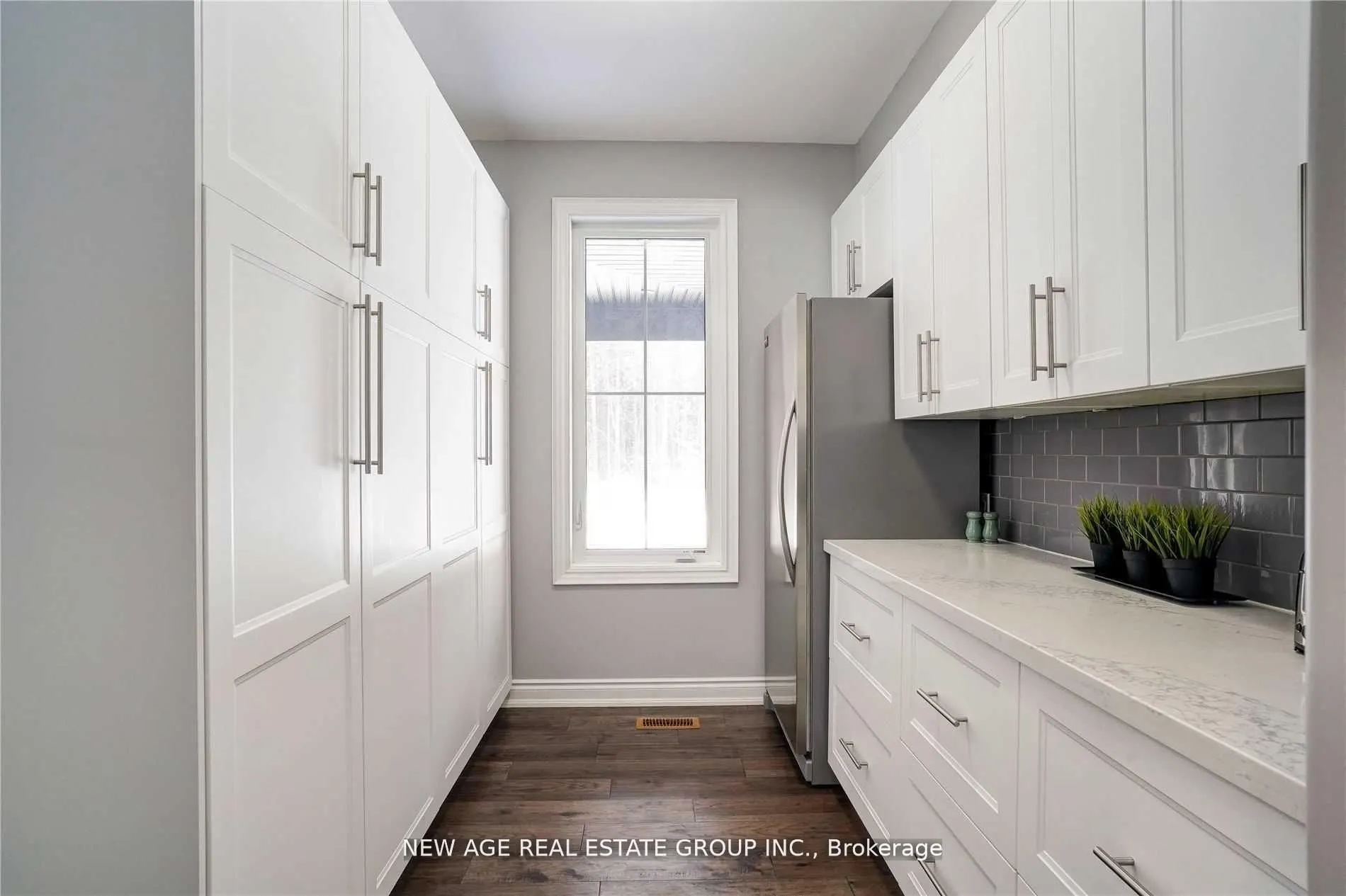 9031 Sideroad 17