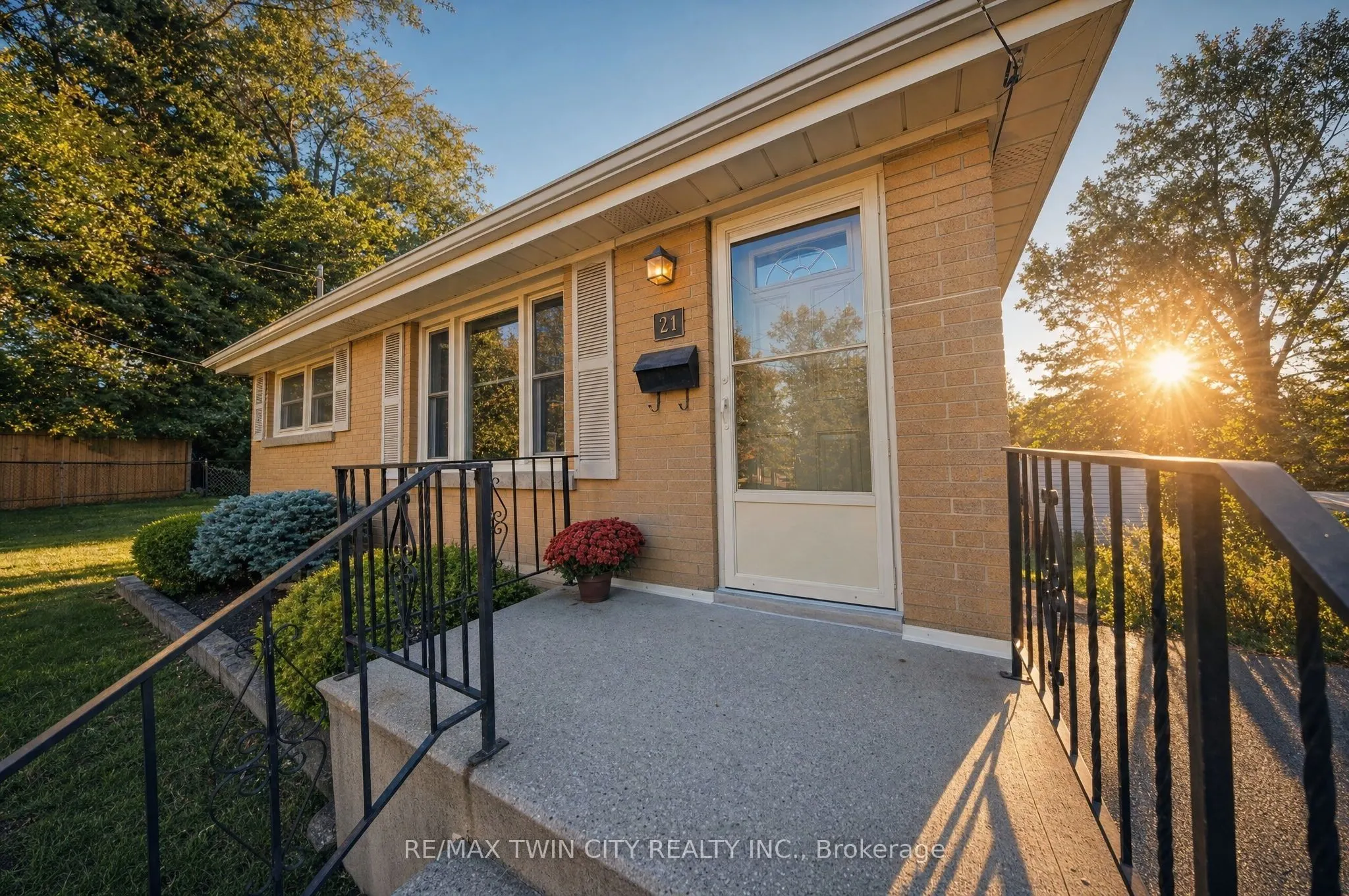 21 Hillcrest Avenue