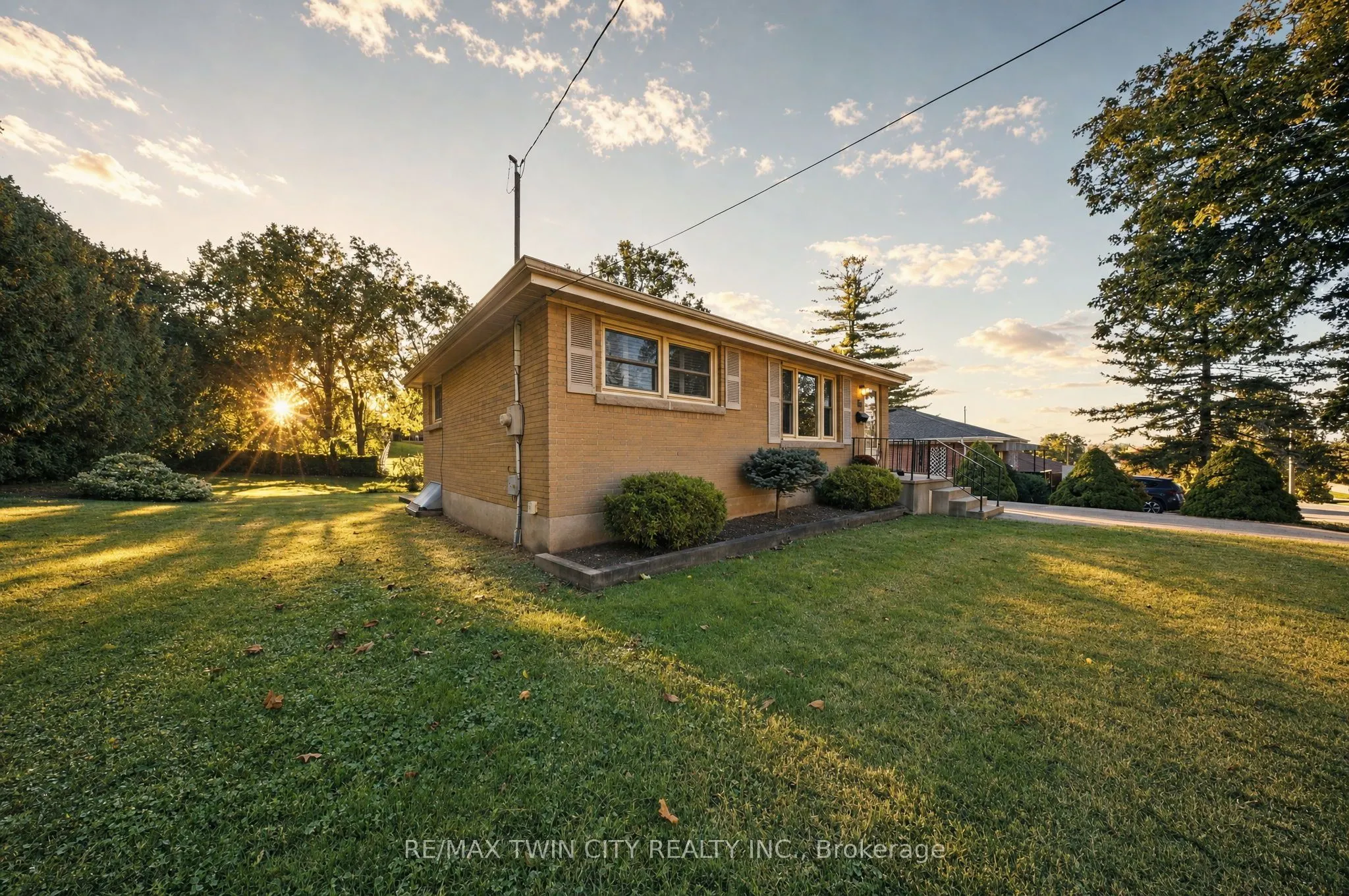 21 Hillcrest Avenue