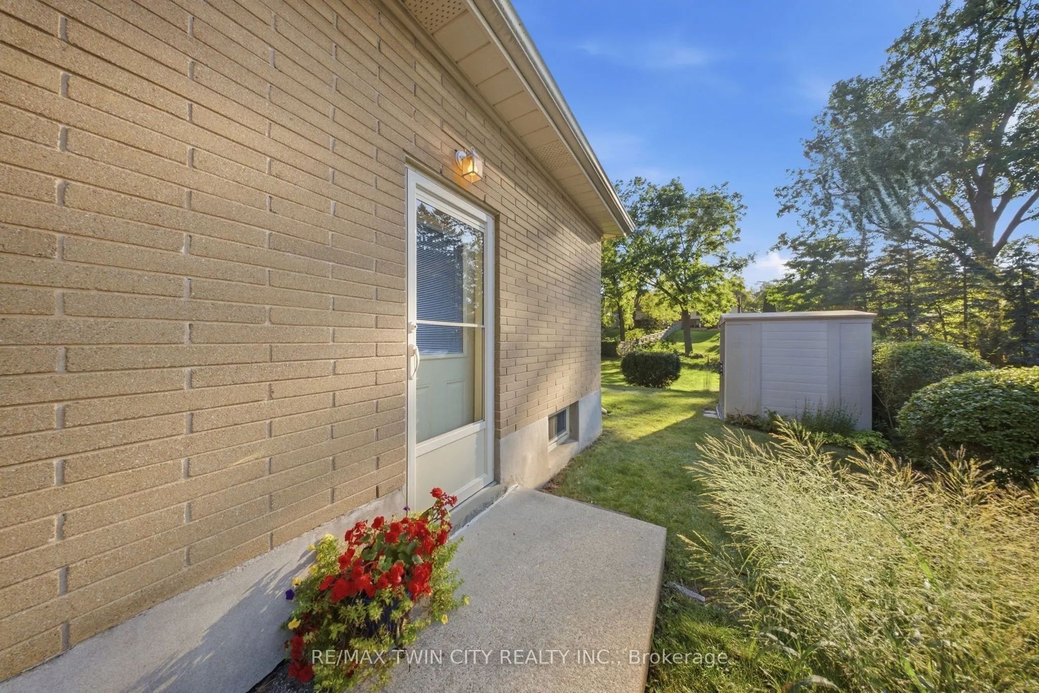 21 Hillcrest Avenue