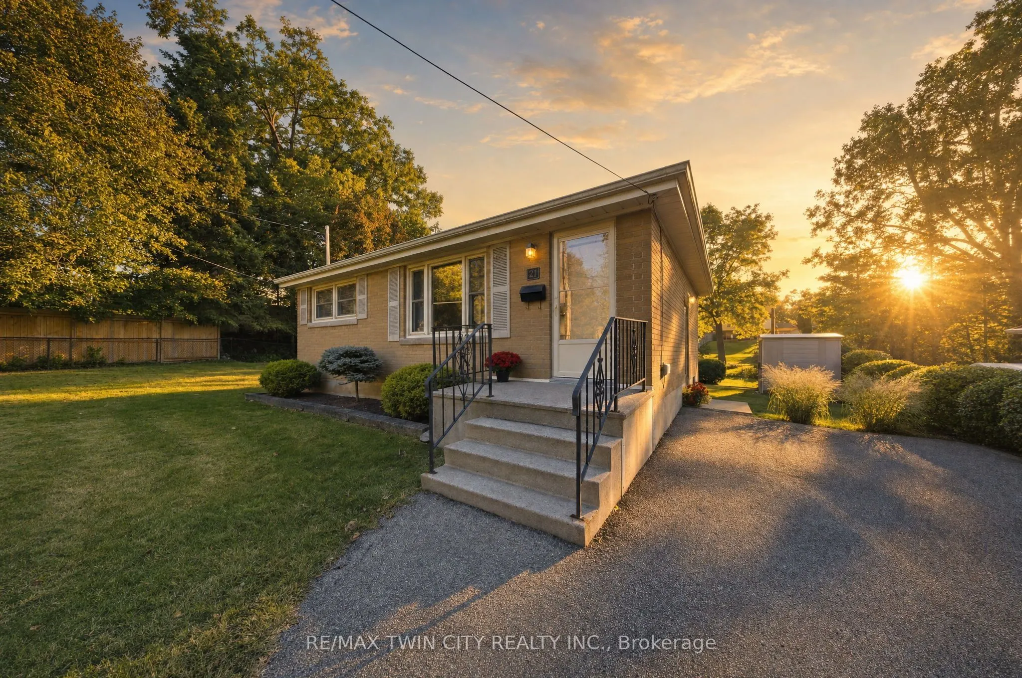 21 Hillcrest Avenue