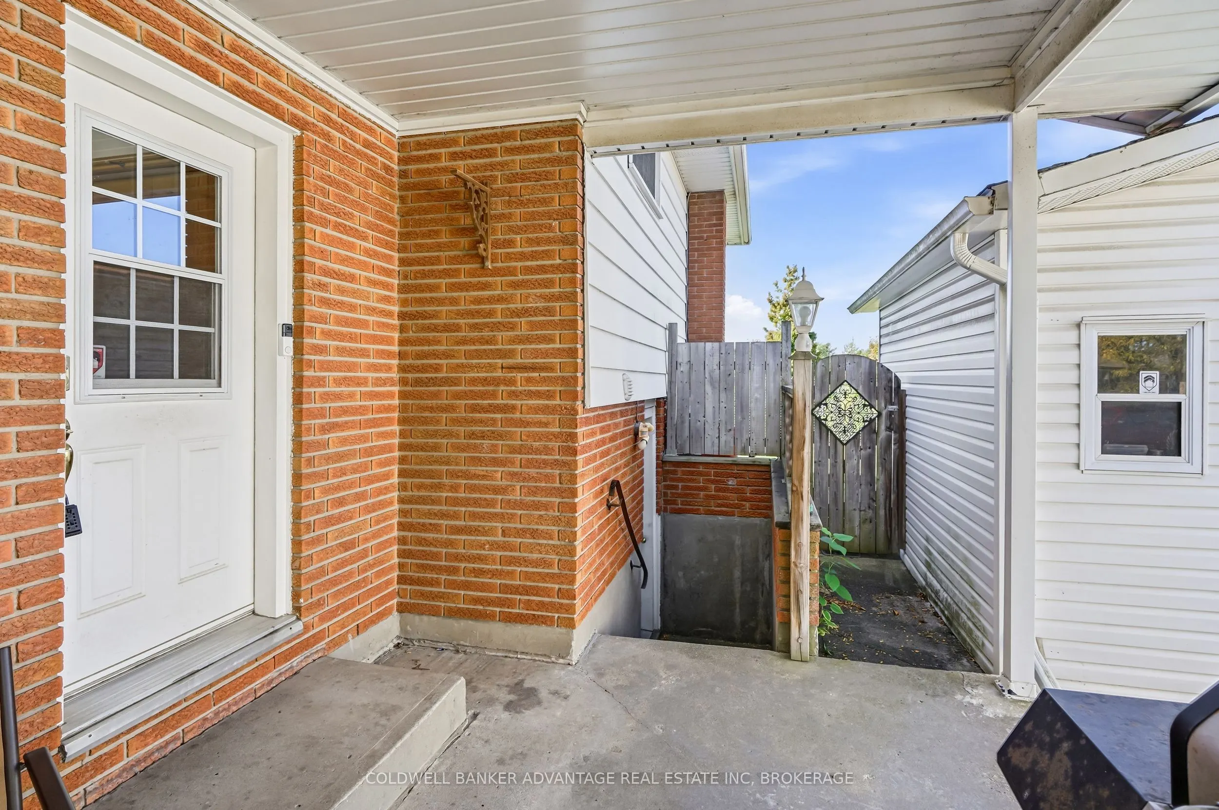 7451 Redhaven Crescent