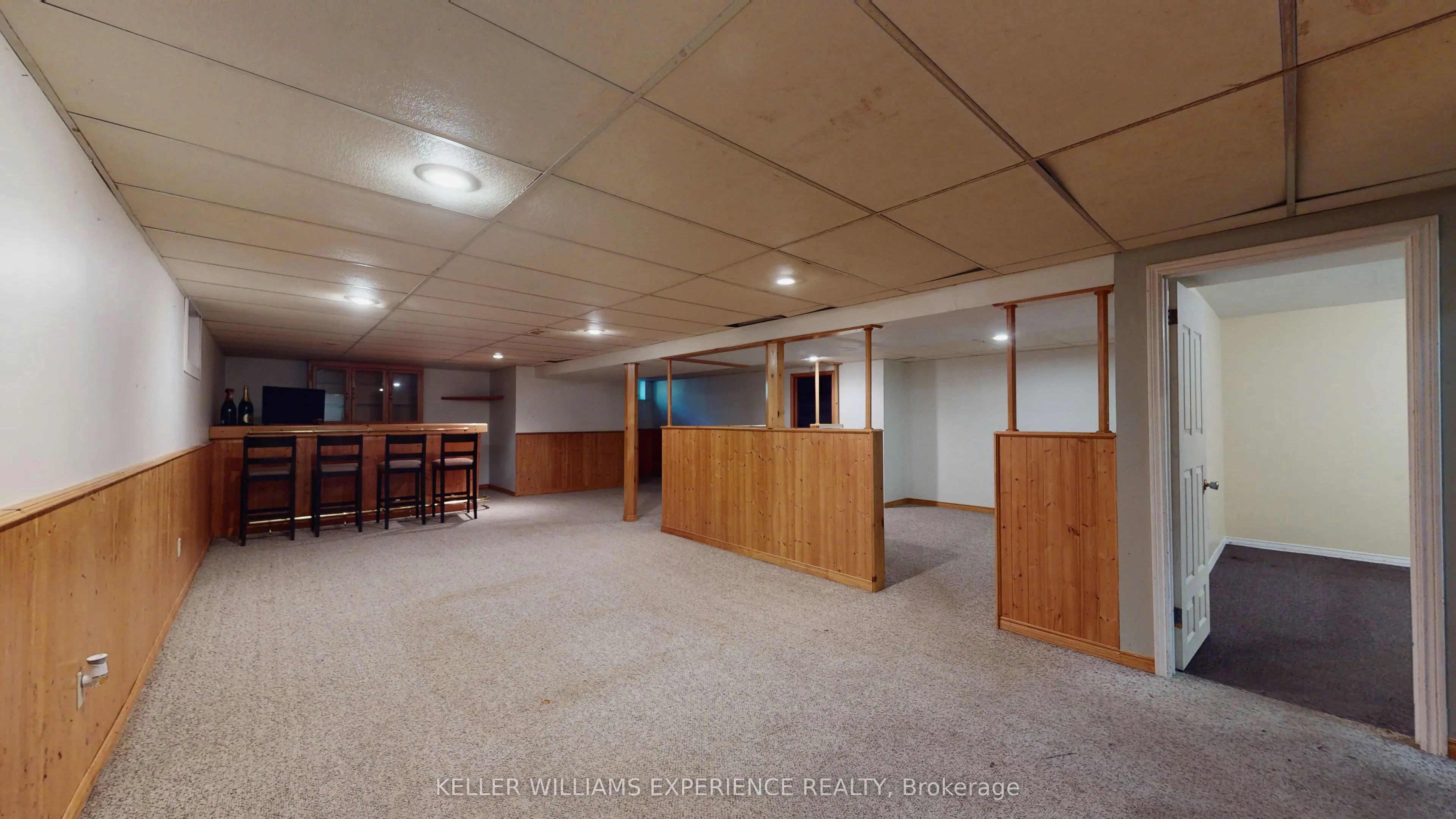 135 Catherine Street W