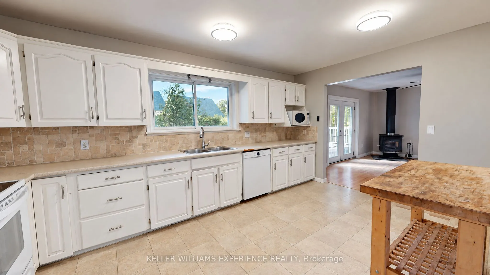135 Catherine Street W
