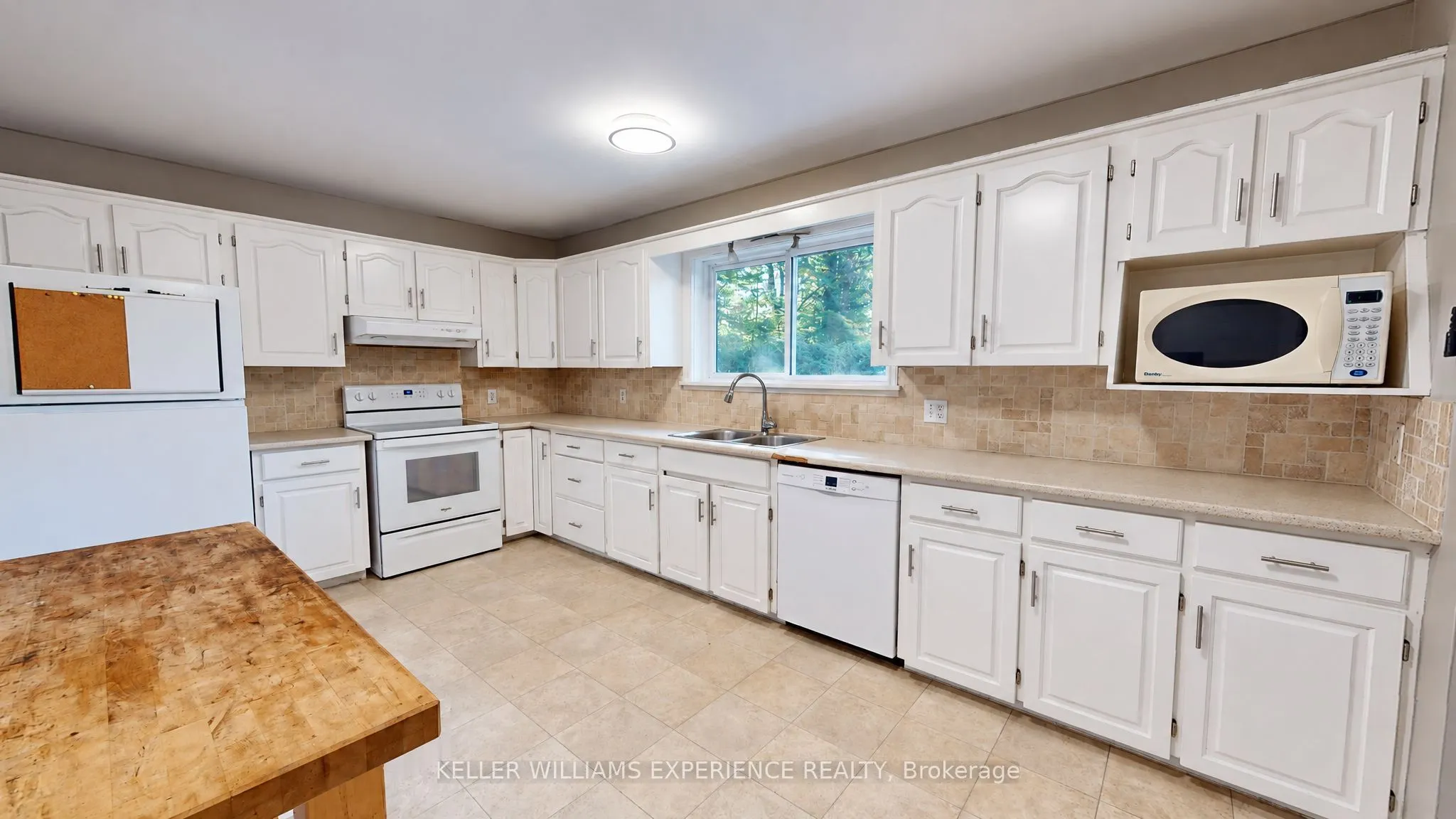 135 Catherine Street W