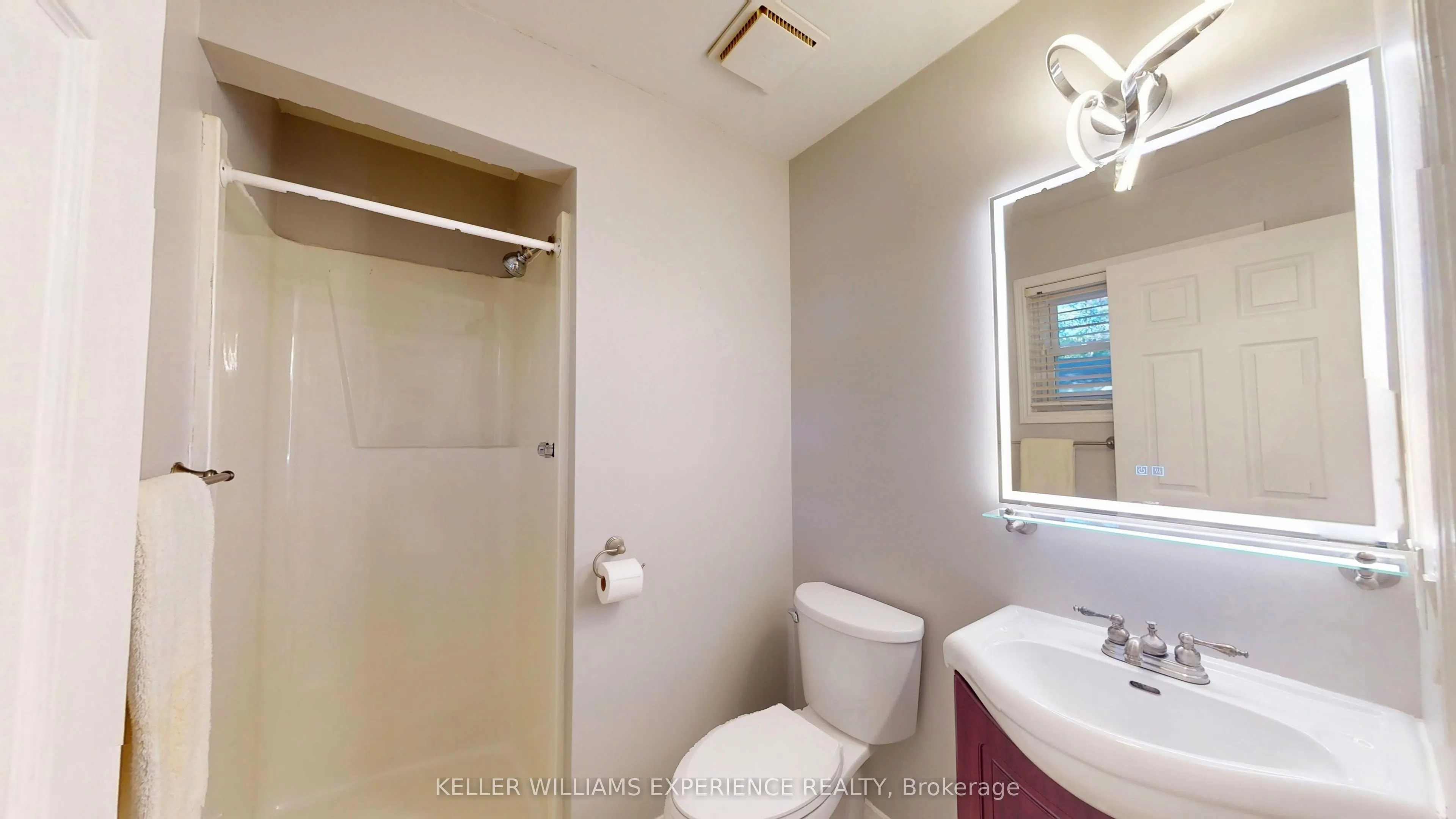 135 Catherine Street W