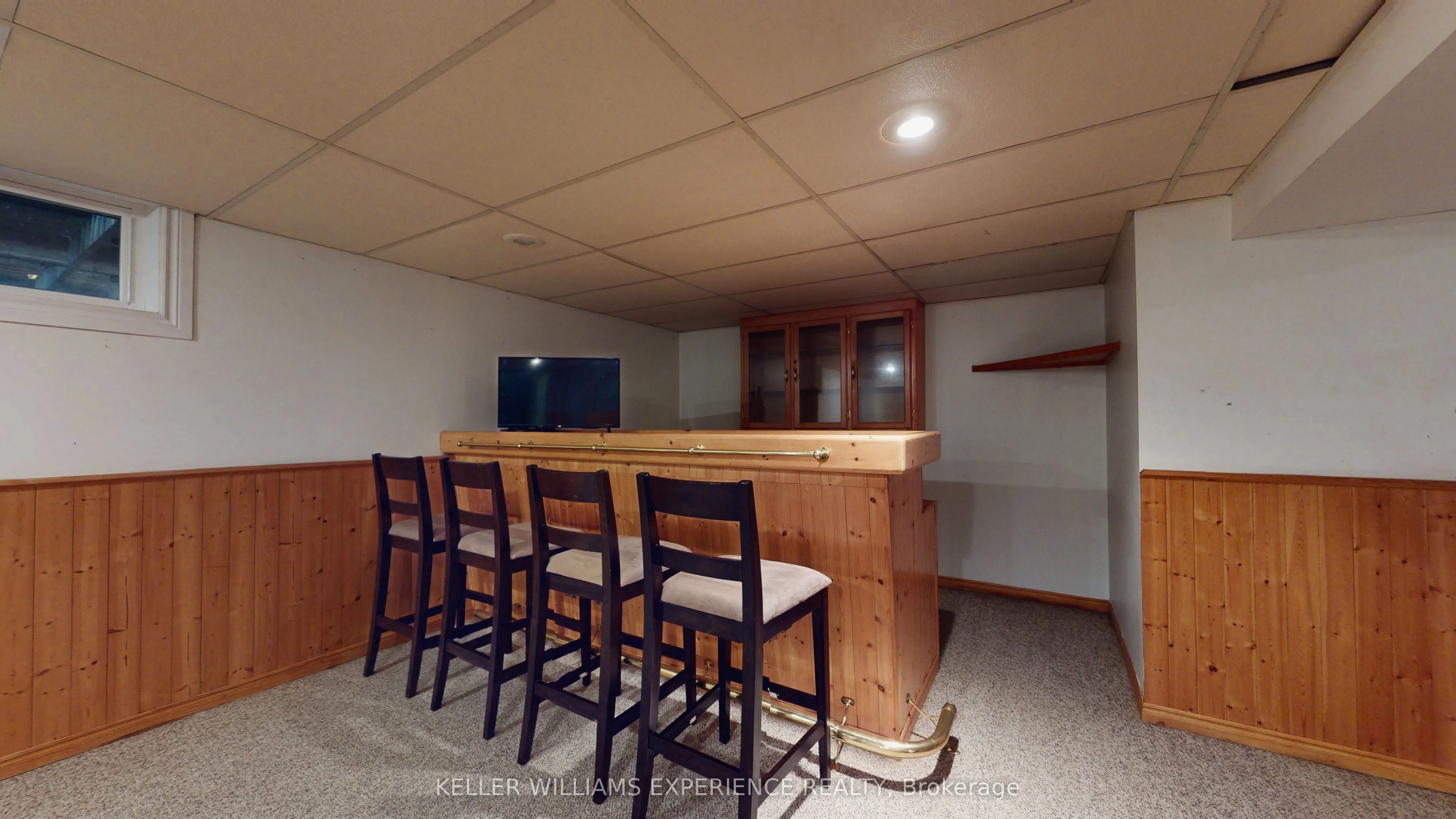135 Catherine Street W