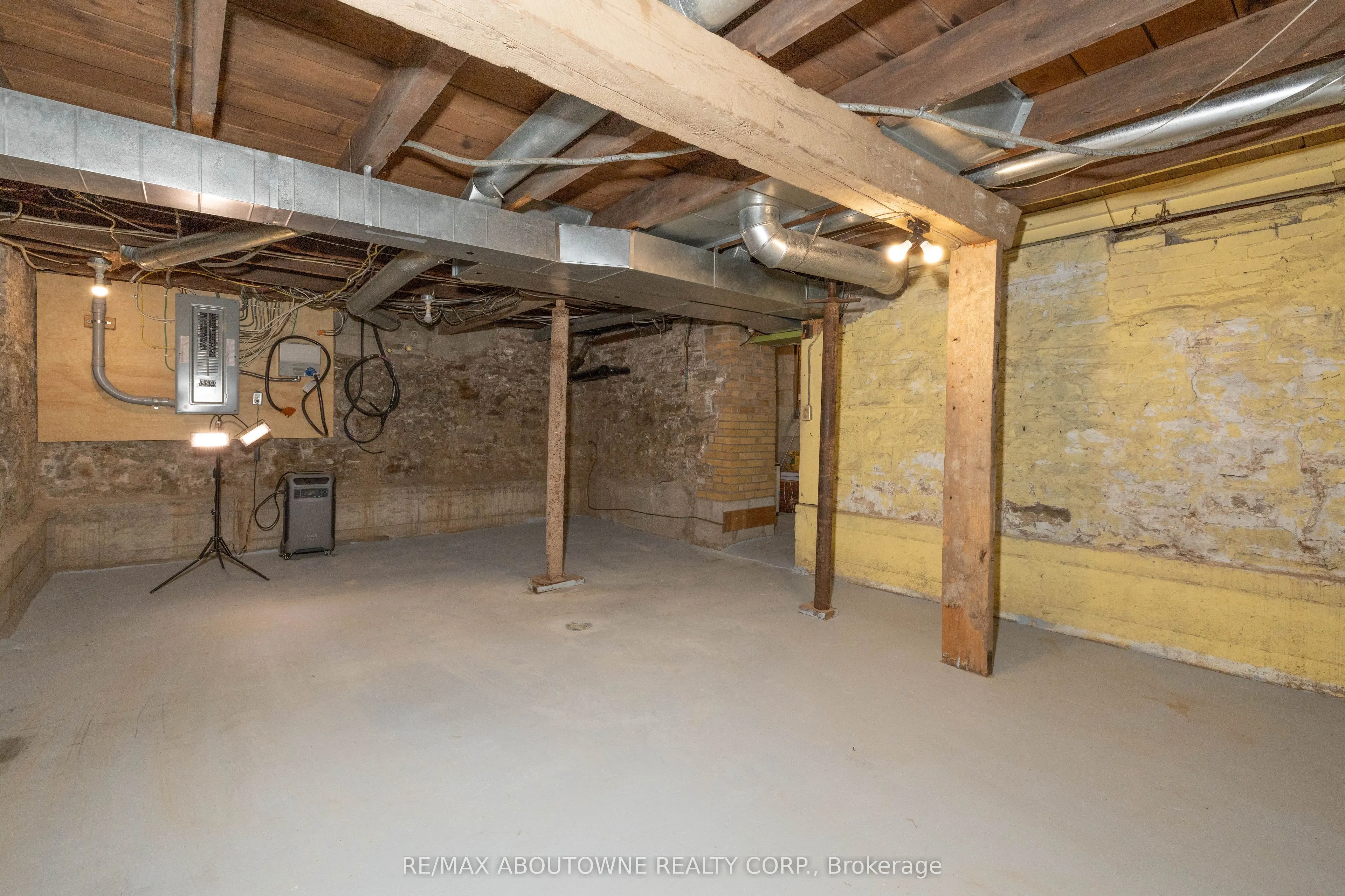 3276 Governors Road