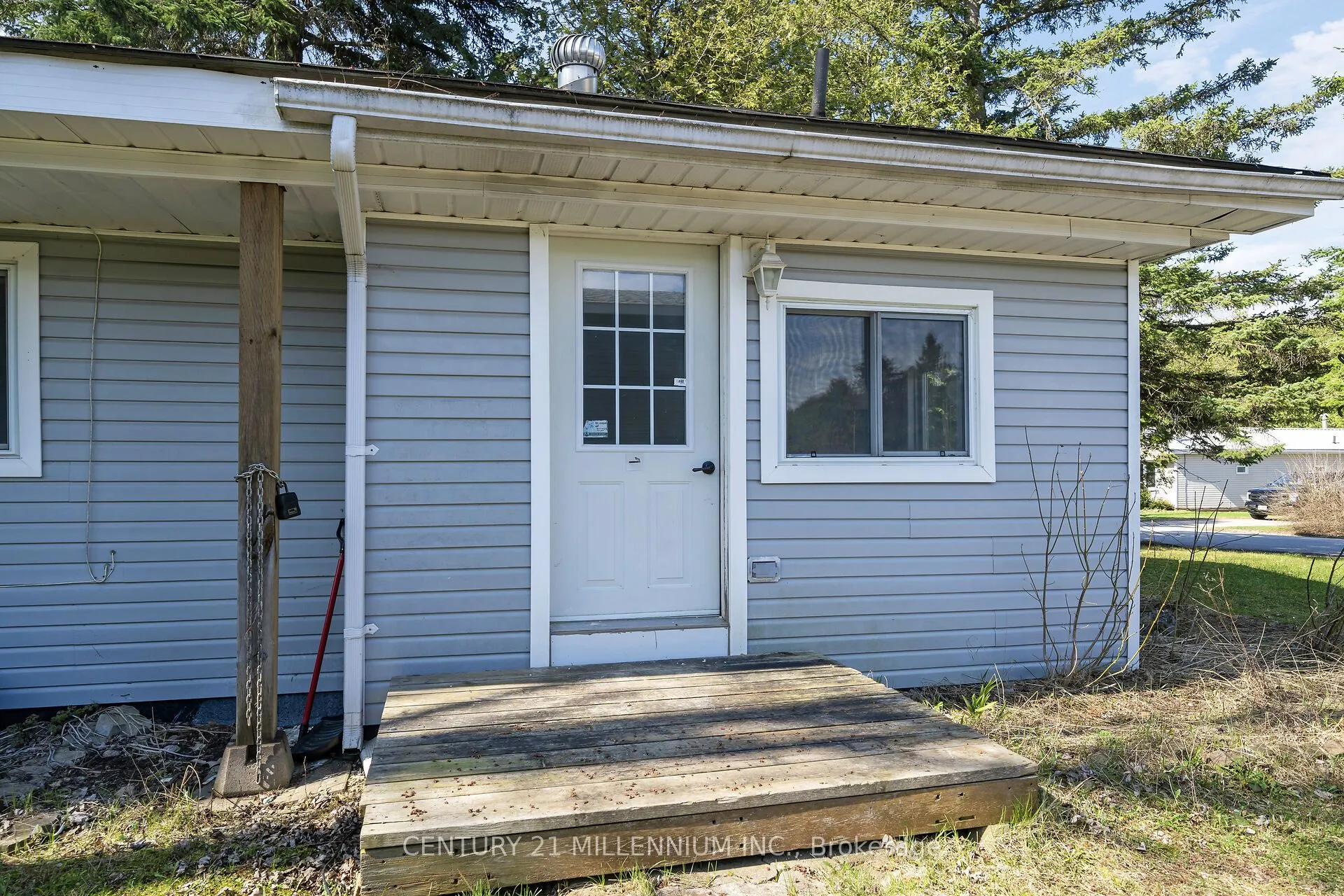 17 Cedar Lane