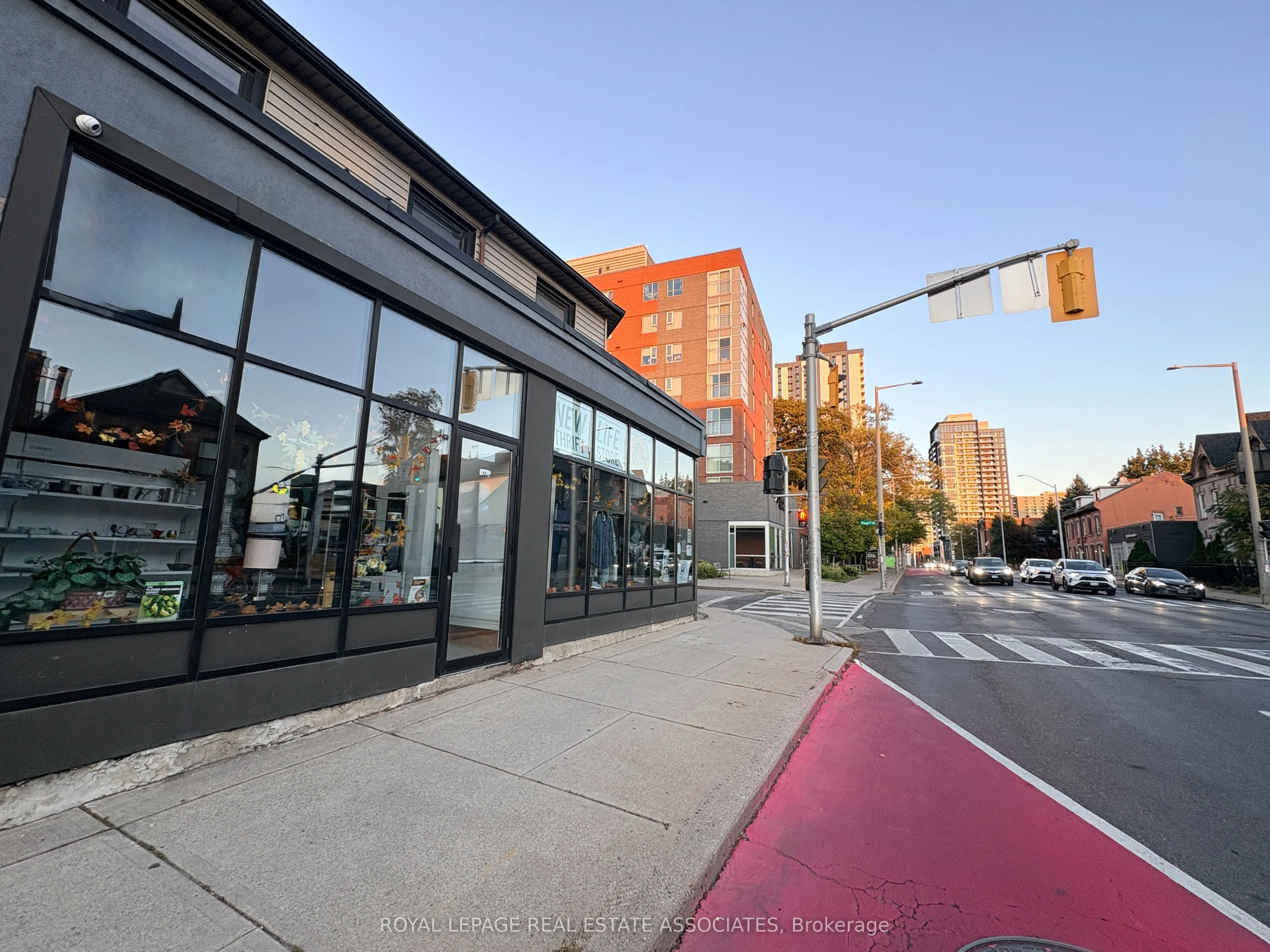 428 King Street W