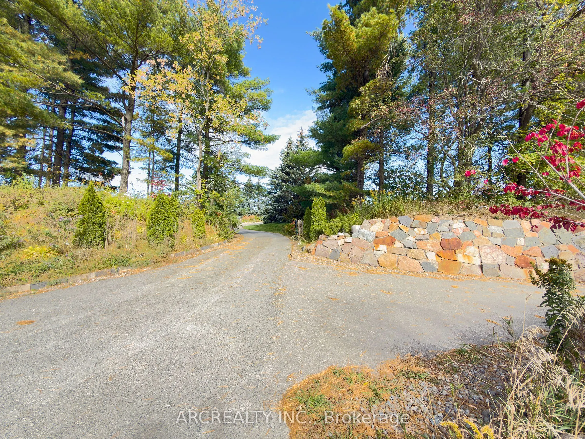 388303 20th Side Road