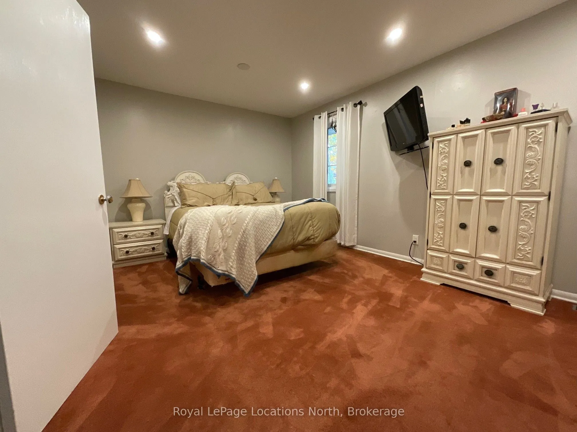 272 Yonge Street