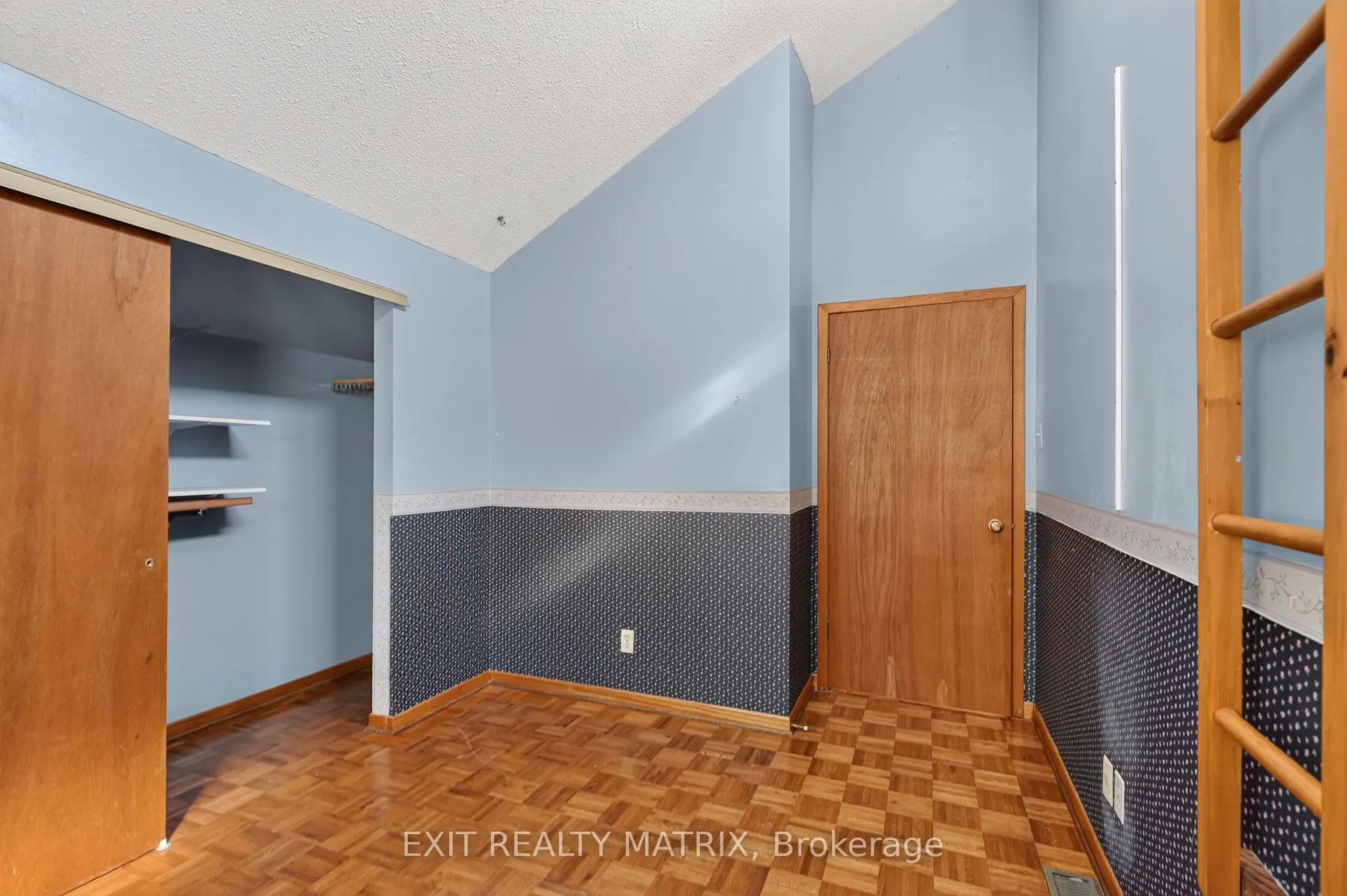 279 Felton Crescent