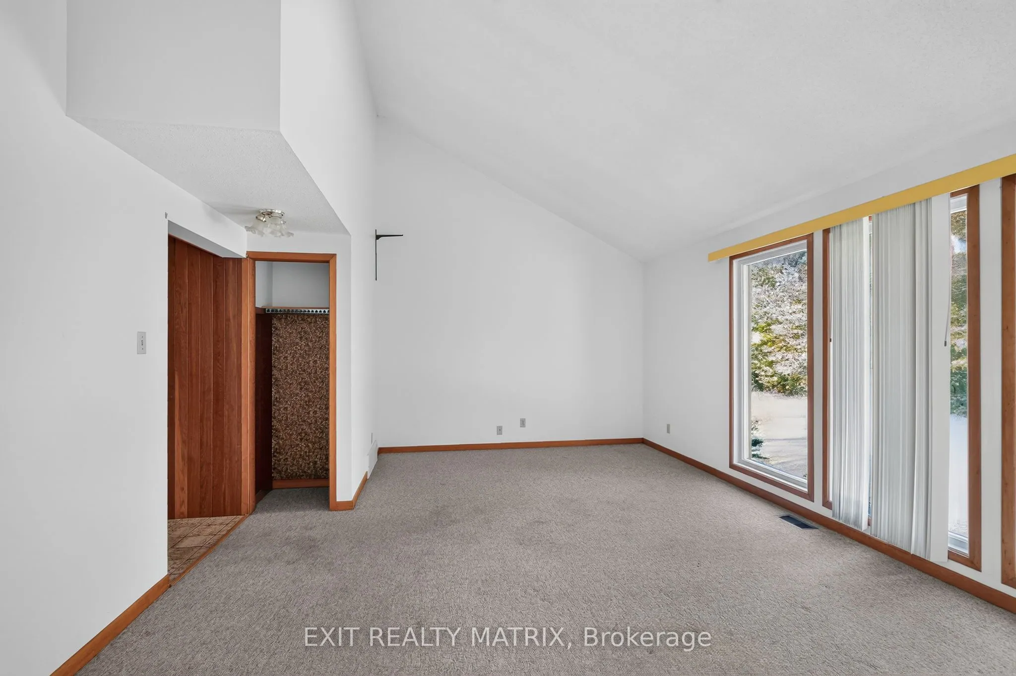 279 Felton Crescent