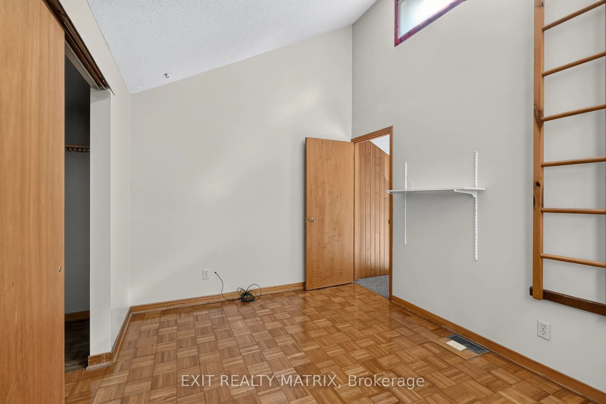 279 Felton Crescent