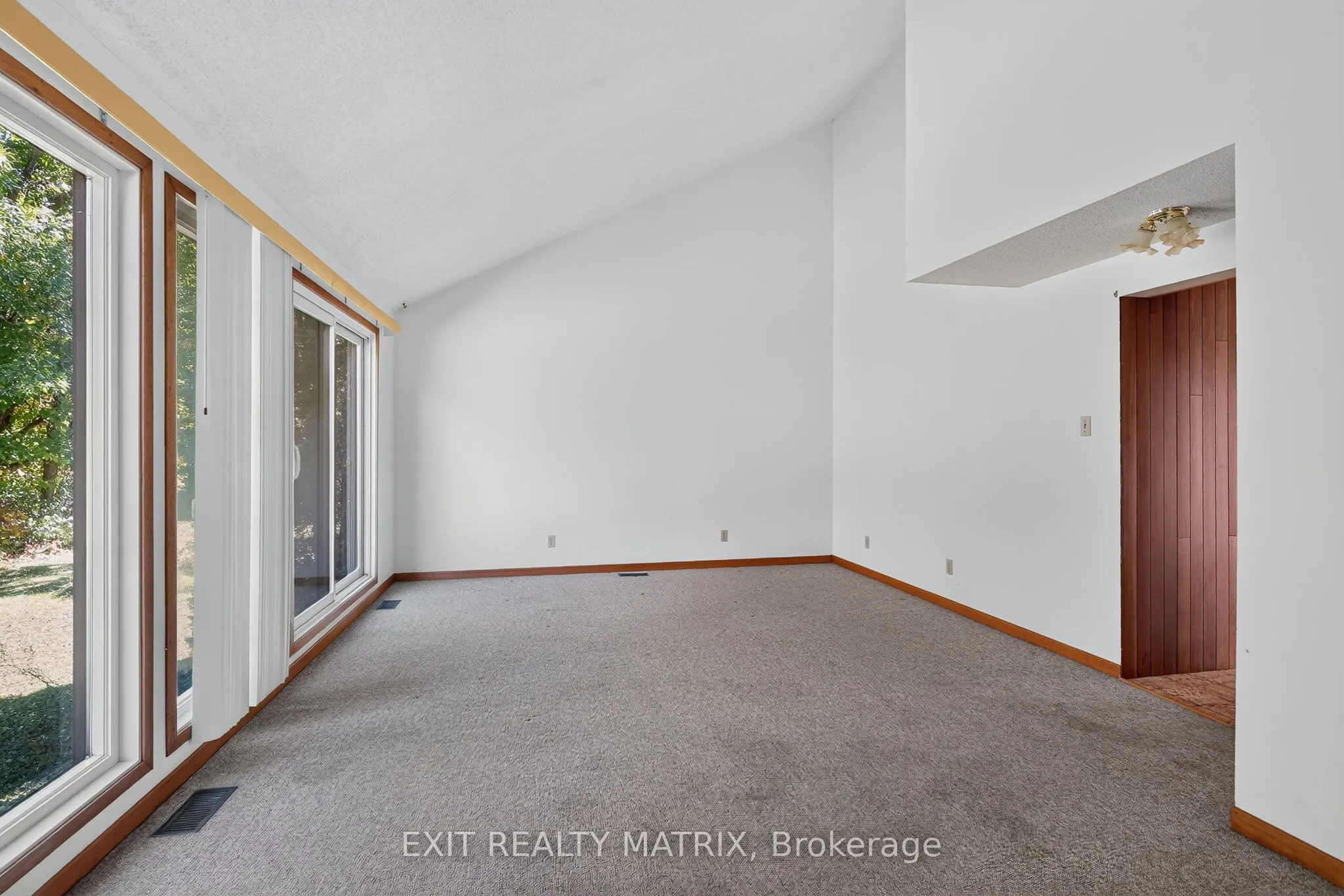 279 Felton Crescent