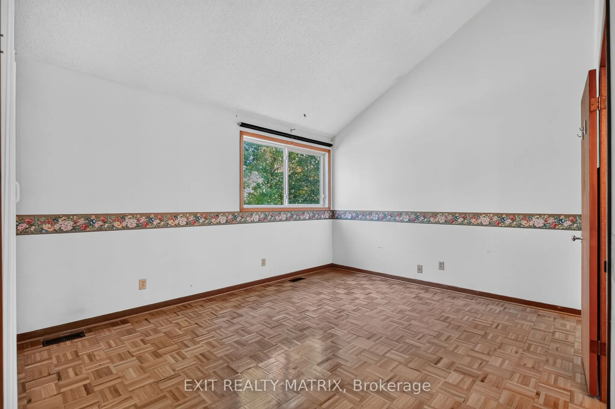 279 Felton Crescent