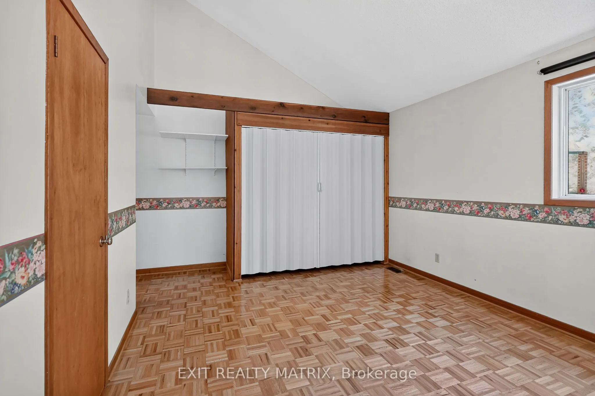 279 Felton Crescent