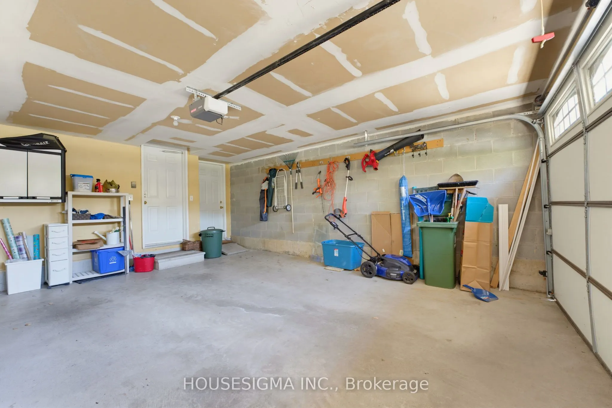 103 Thoroughbred Boulevard