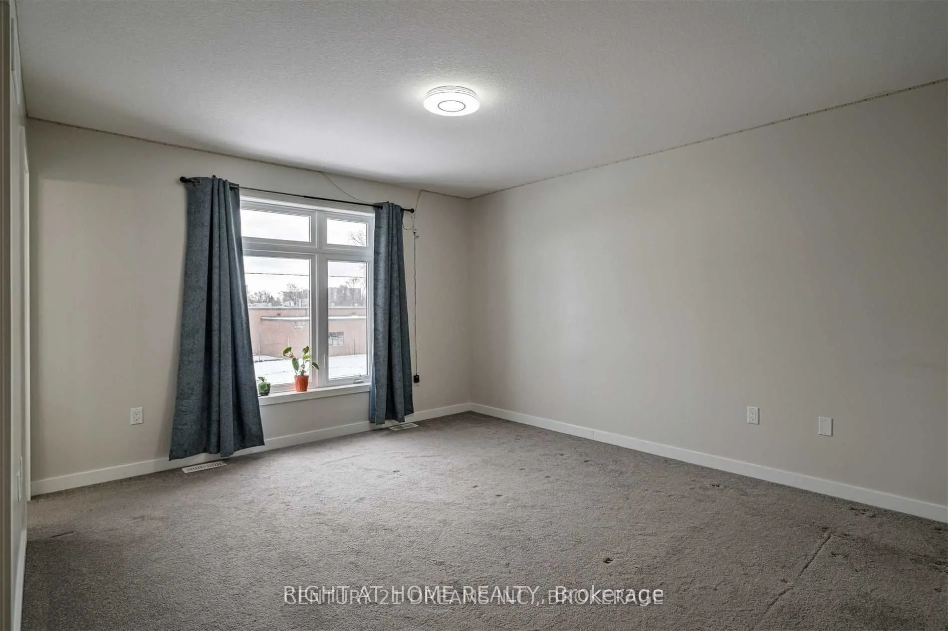 44 Franklin Street S