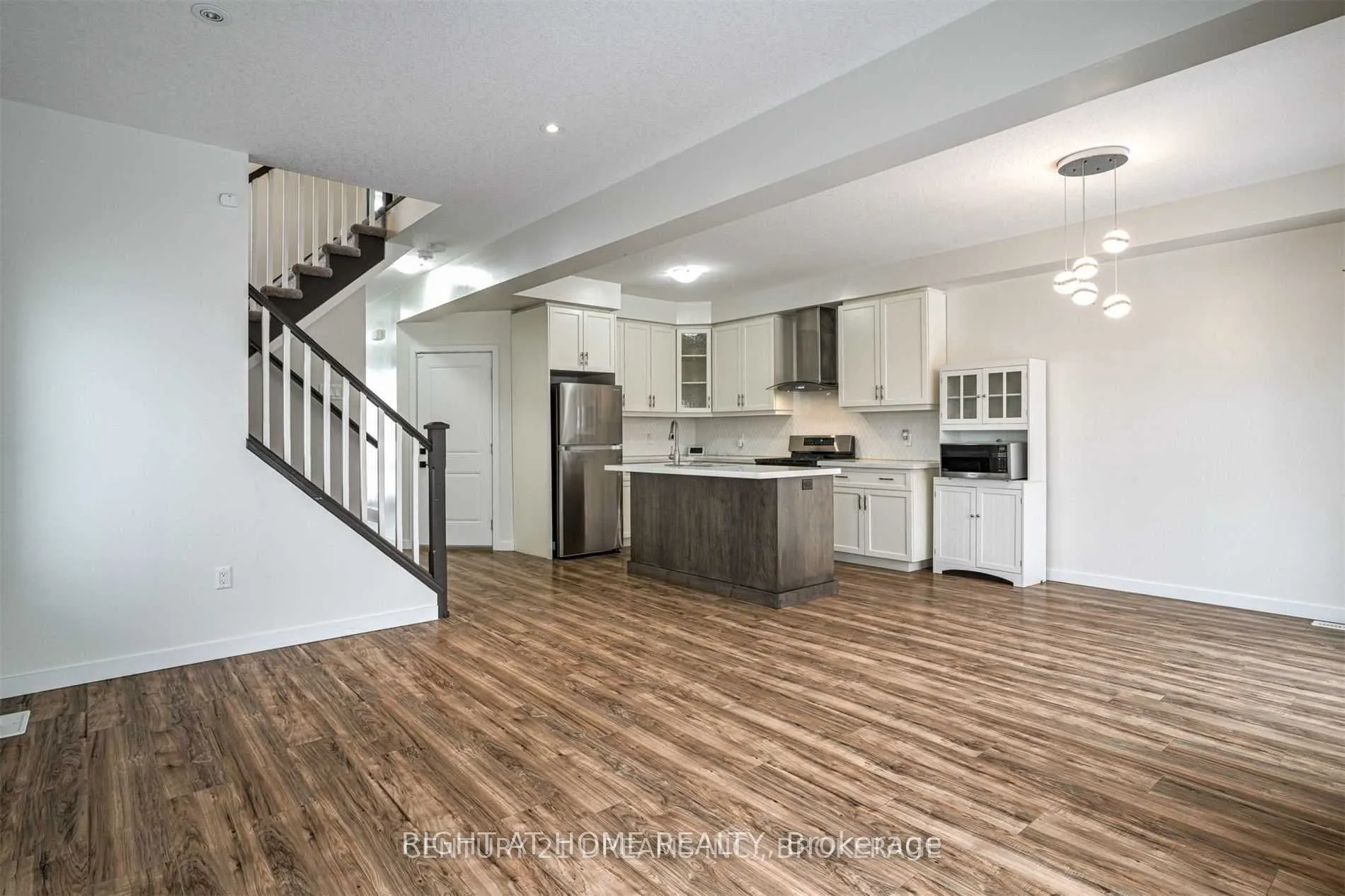 44 Franklin Street S